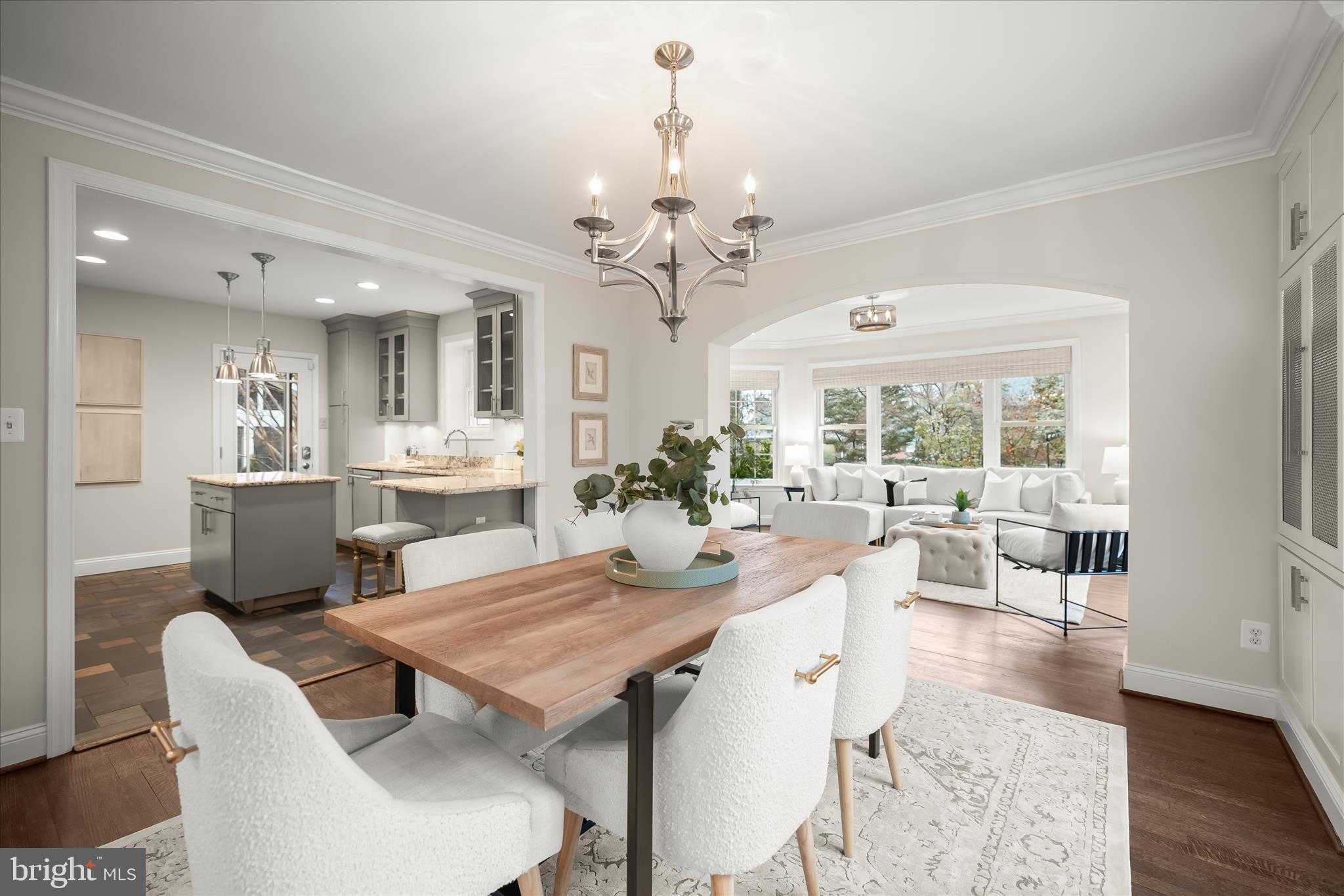 LARCHMONT - Residential