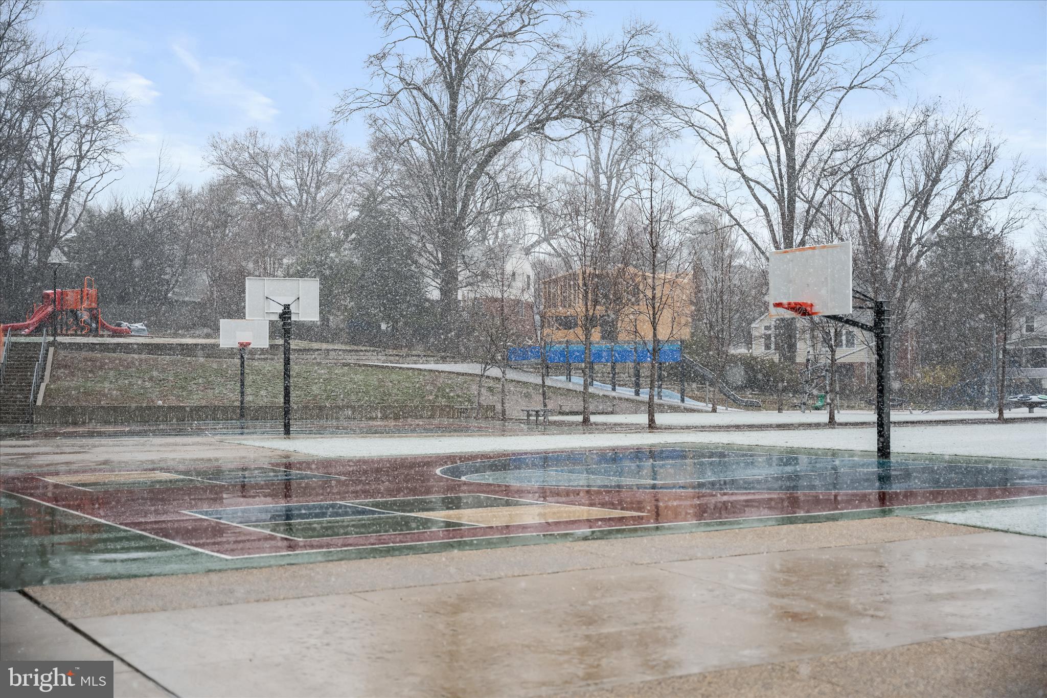 LARCHMONT - Residential