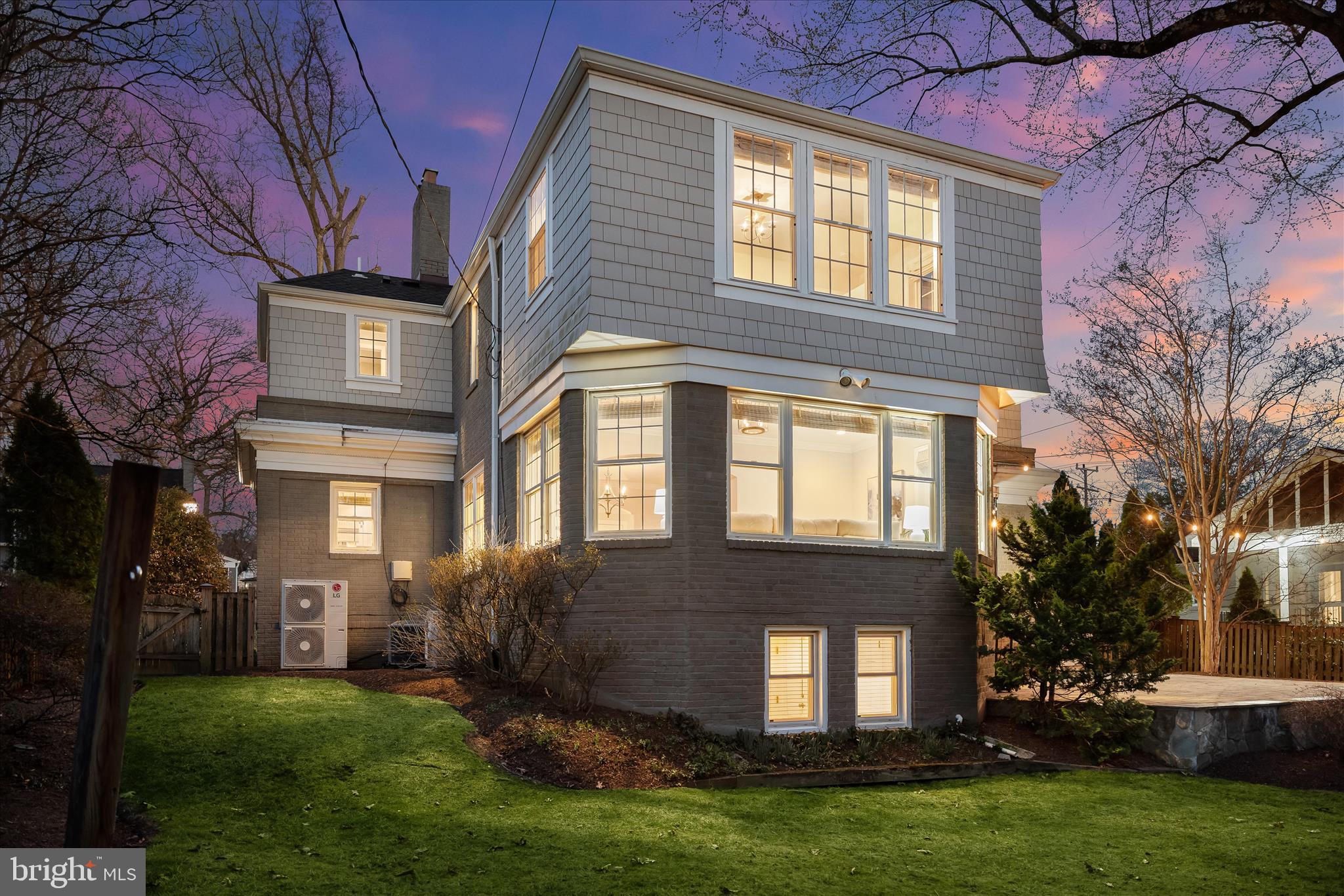 LARCHMONT - Residential