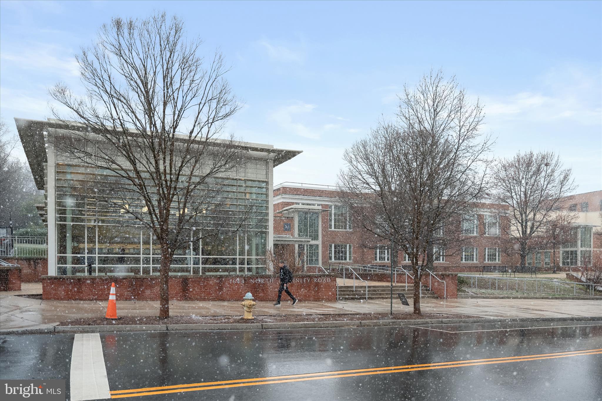 LARCHMONT - Residential