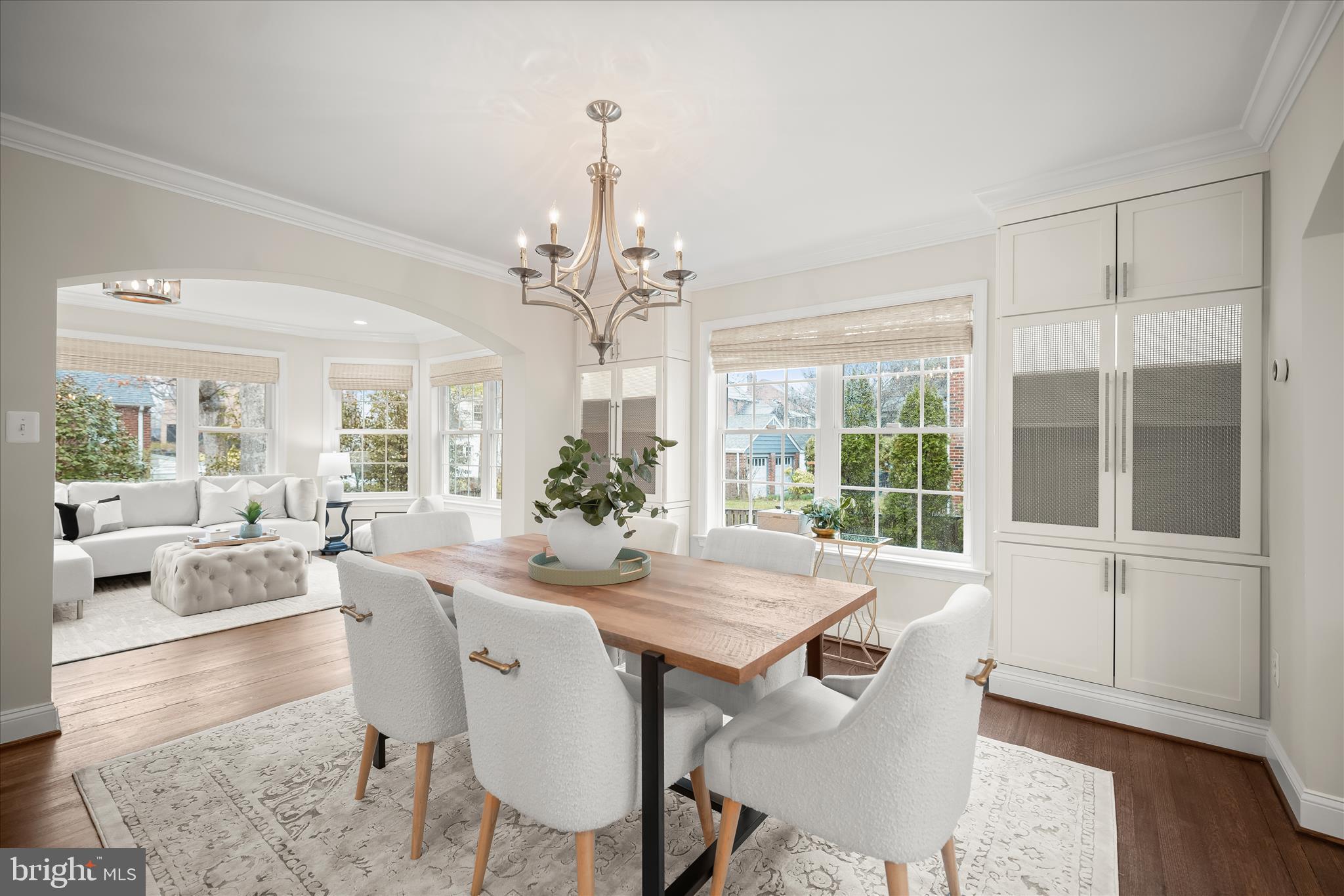 LARCHMONT - Residential