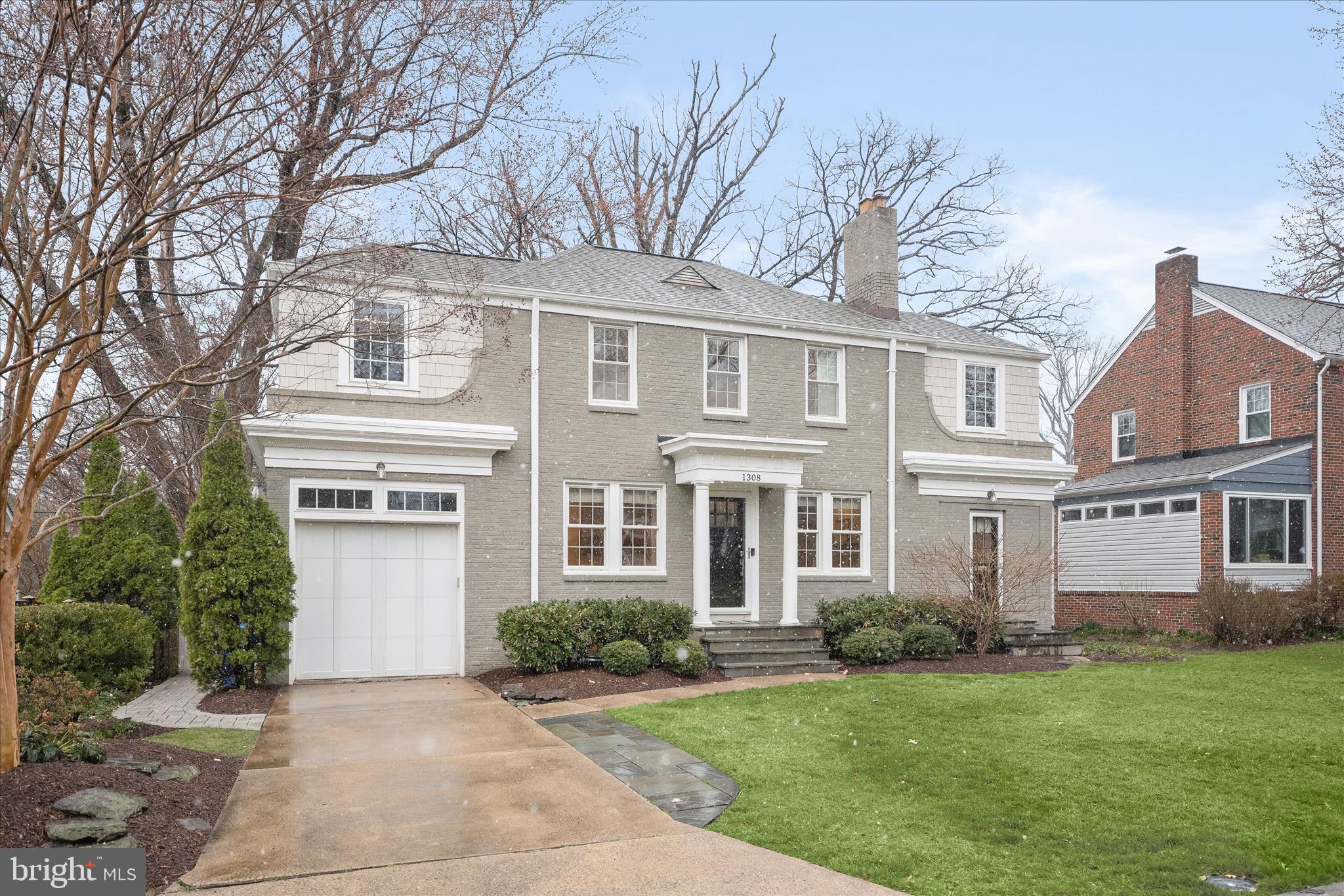 LARCHMONT - Residential