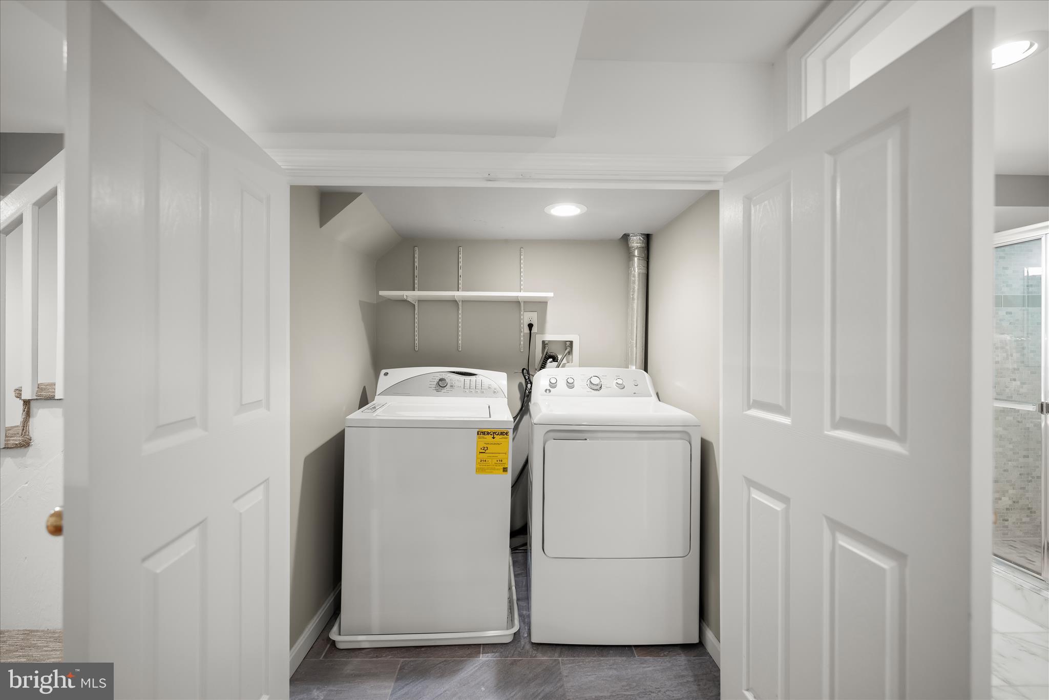 LARCHMONT - Residential