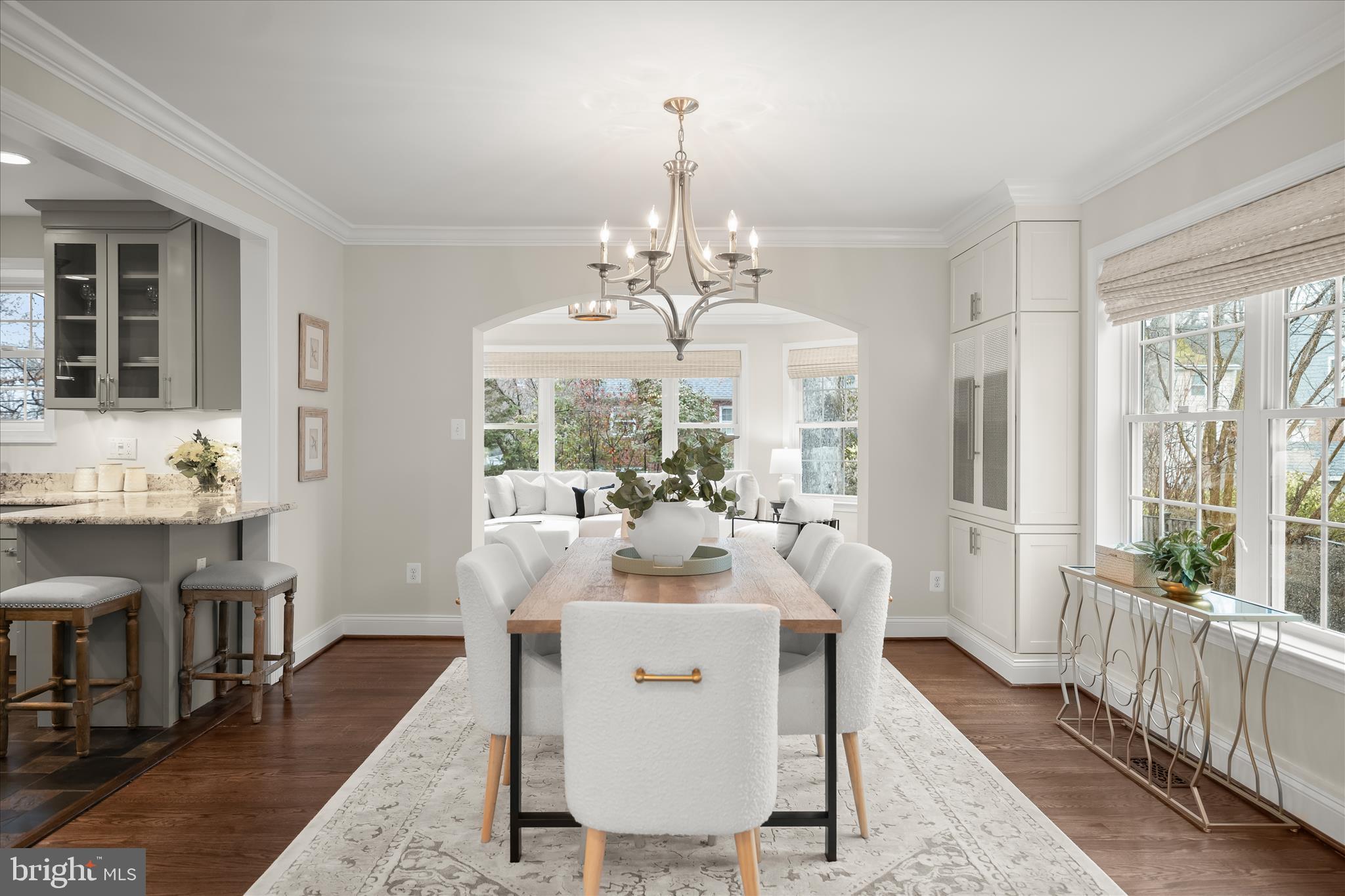 LARCHMONT - Residential