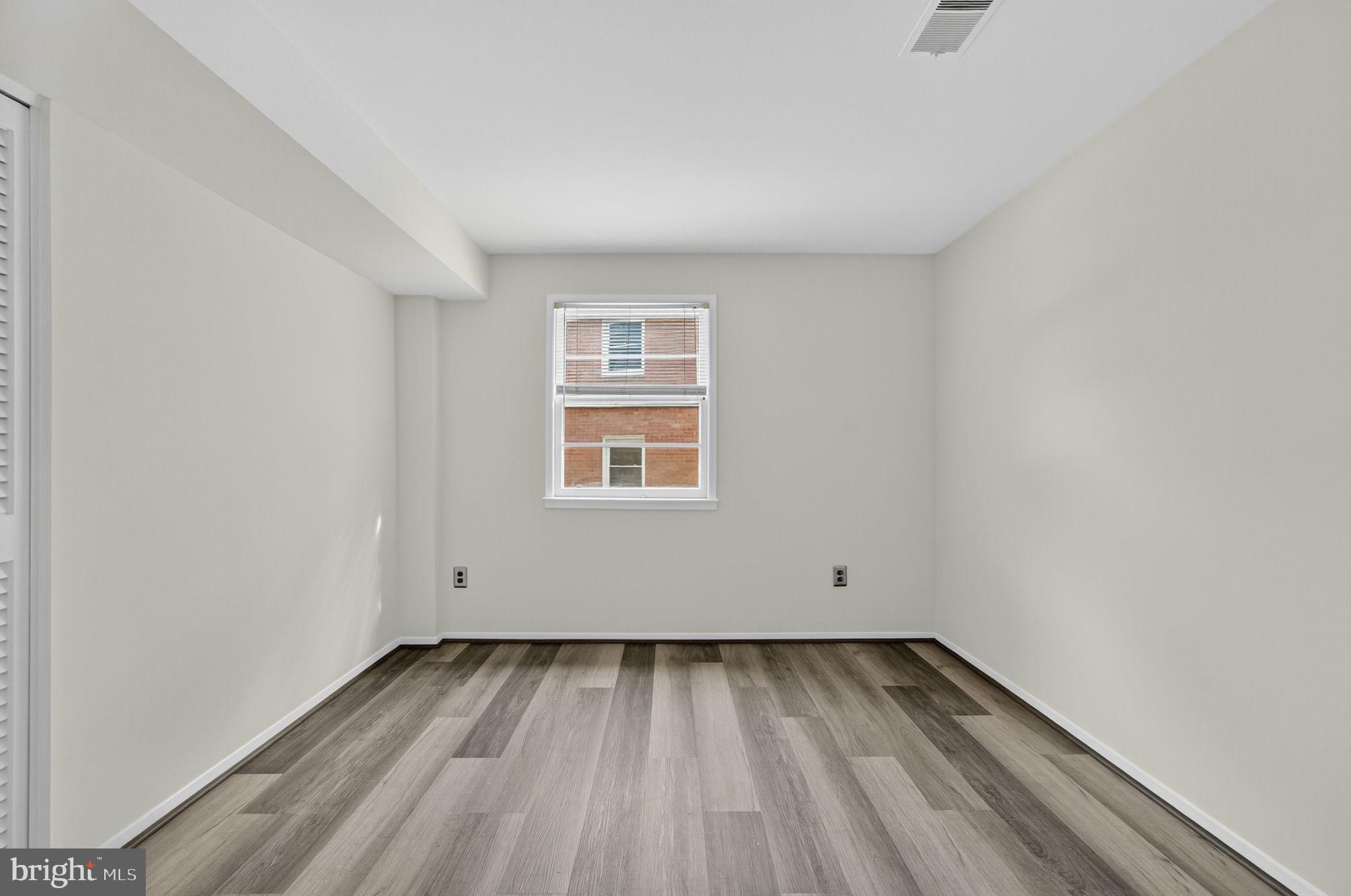 BROOKFIELD - Residential Lease