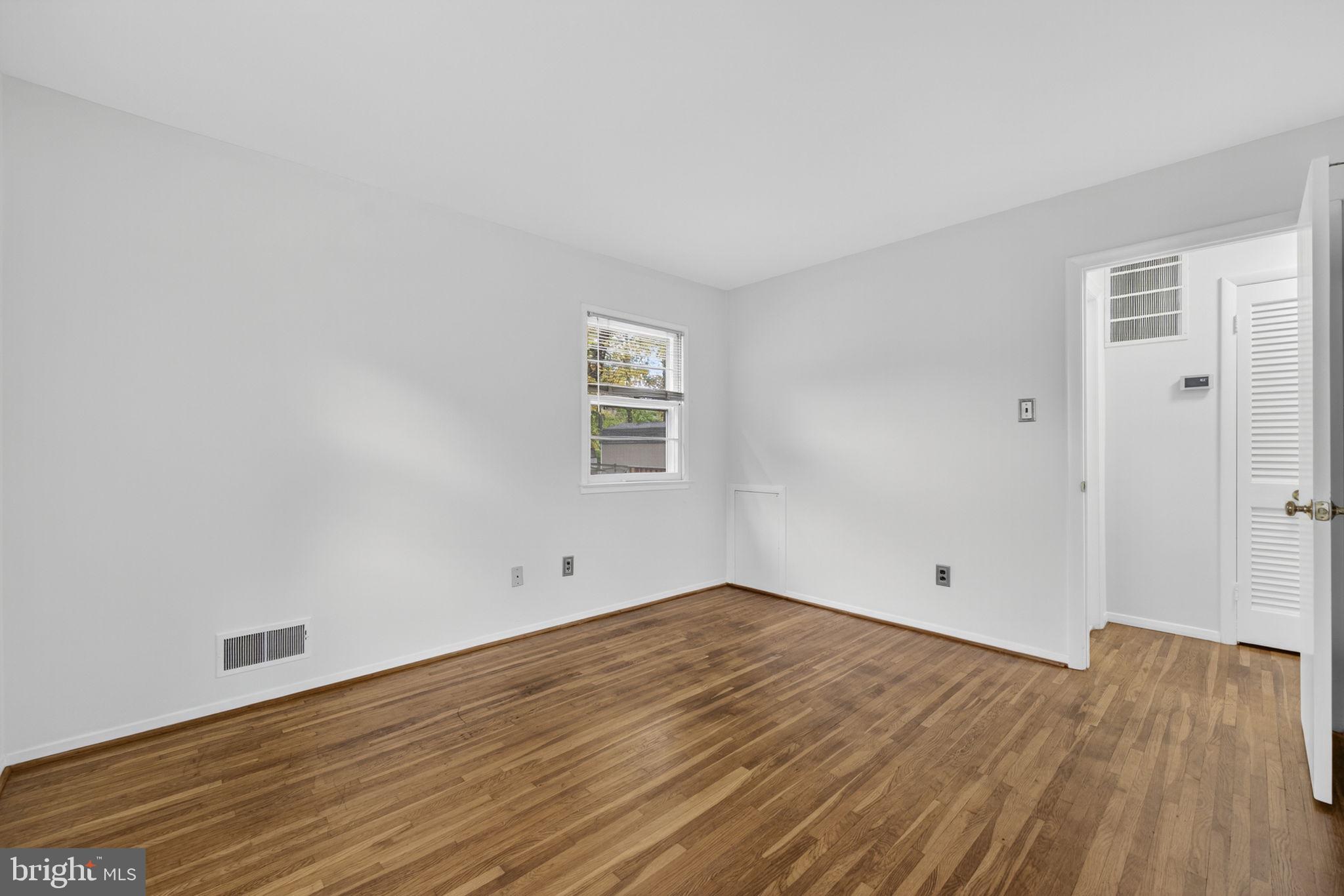 BROOKFIELD - Residential Lease