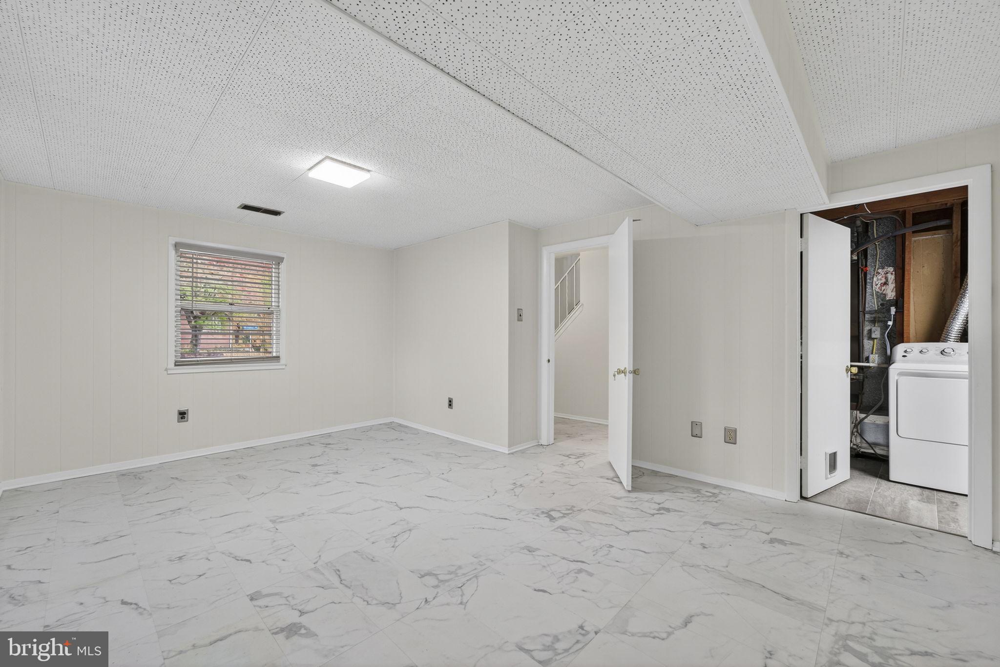 BROOKFIELD - Residential Lease