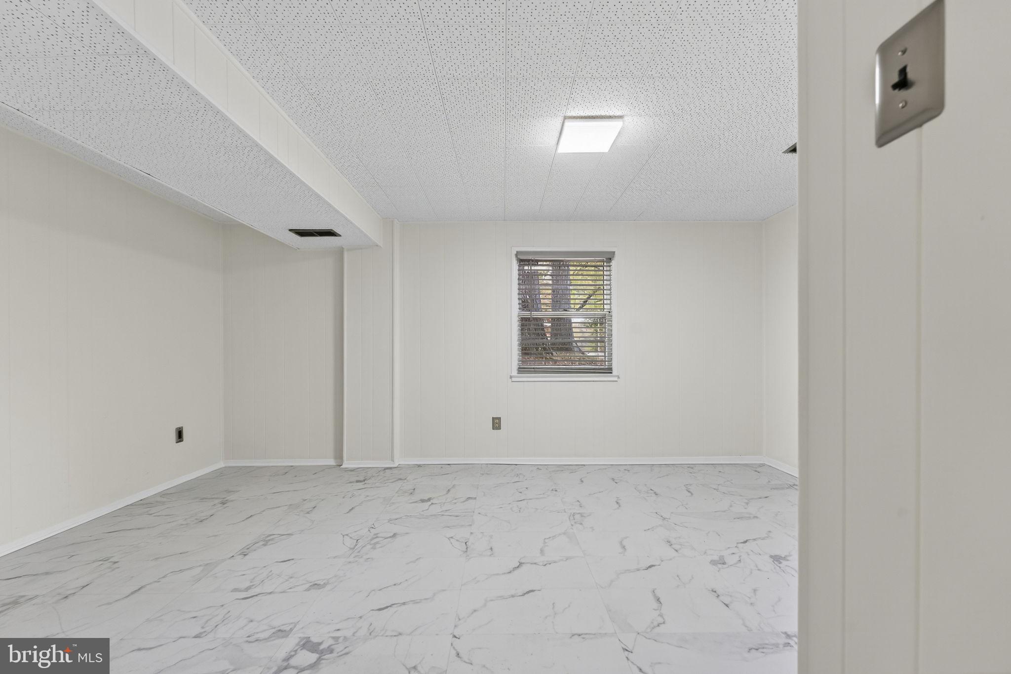 BROOKFIELD - Residential Lease