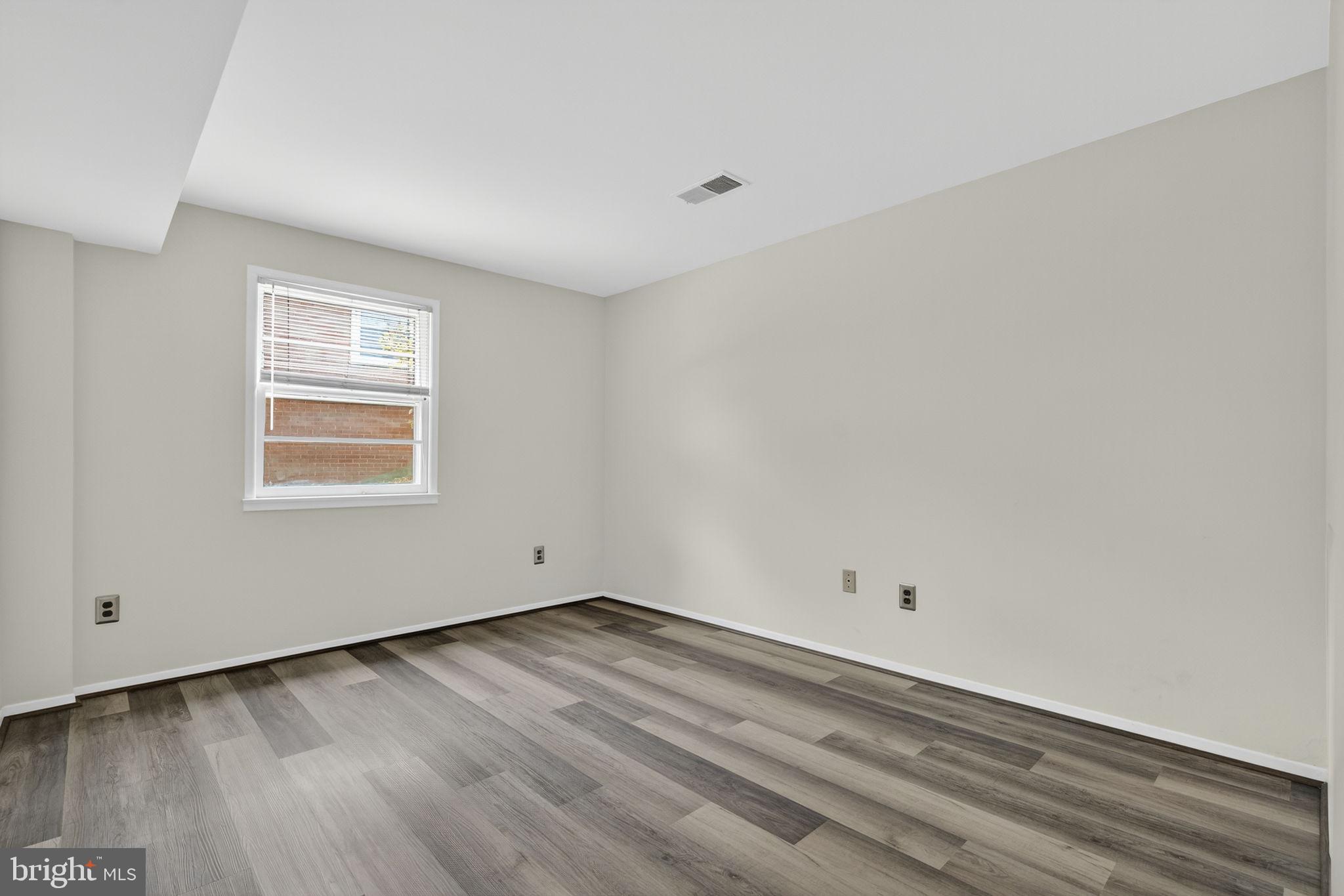 BROOKFIELD - Residential Lease