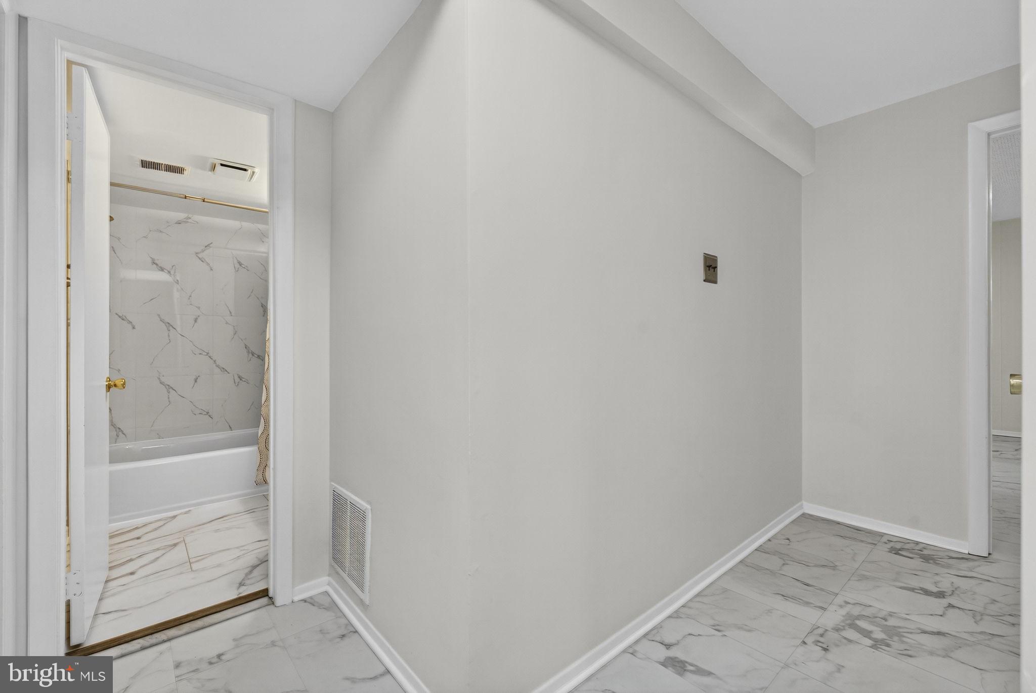 BROOKFIELD - Residential Lease