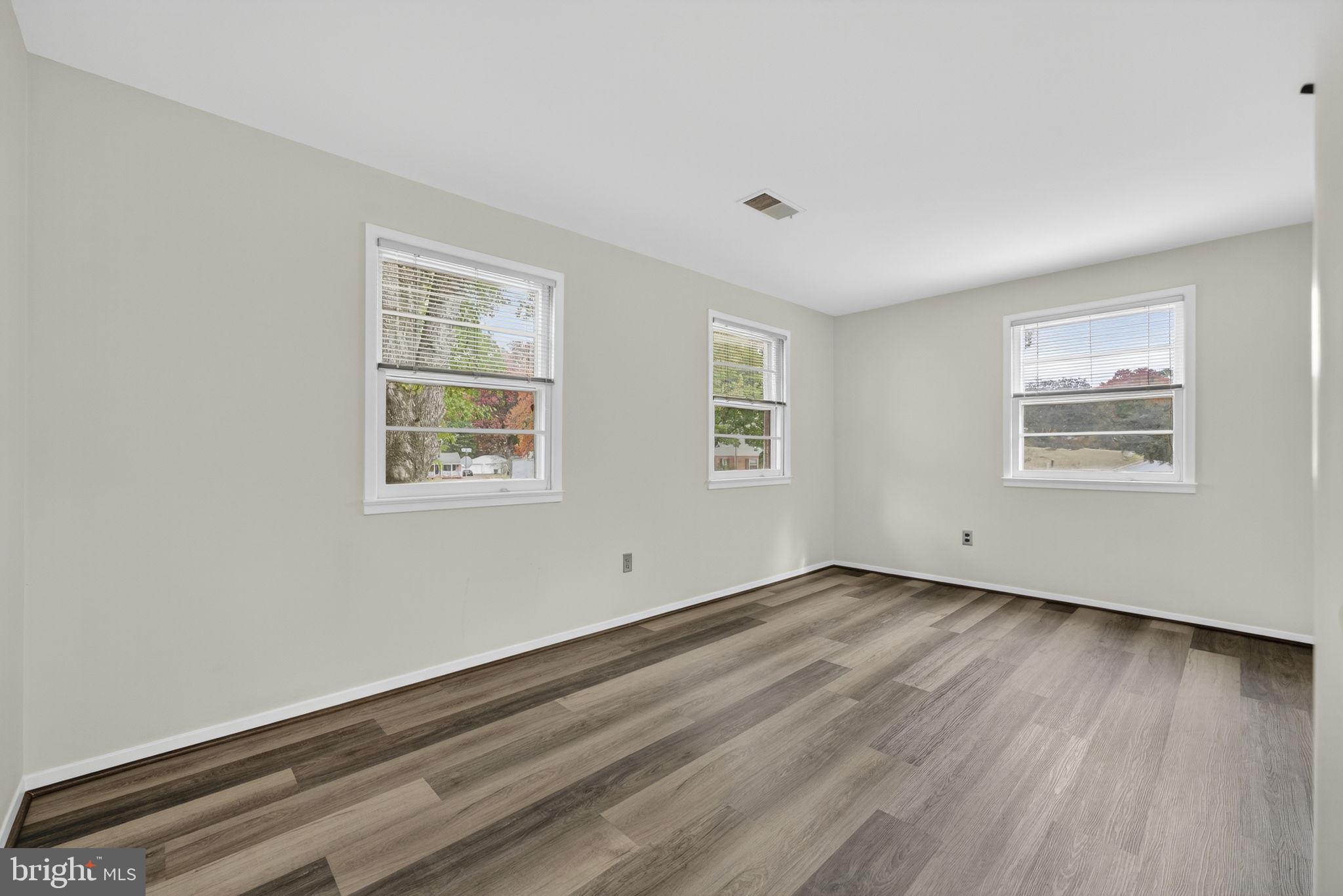 BROOKFIELD - Residential Lease