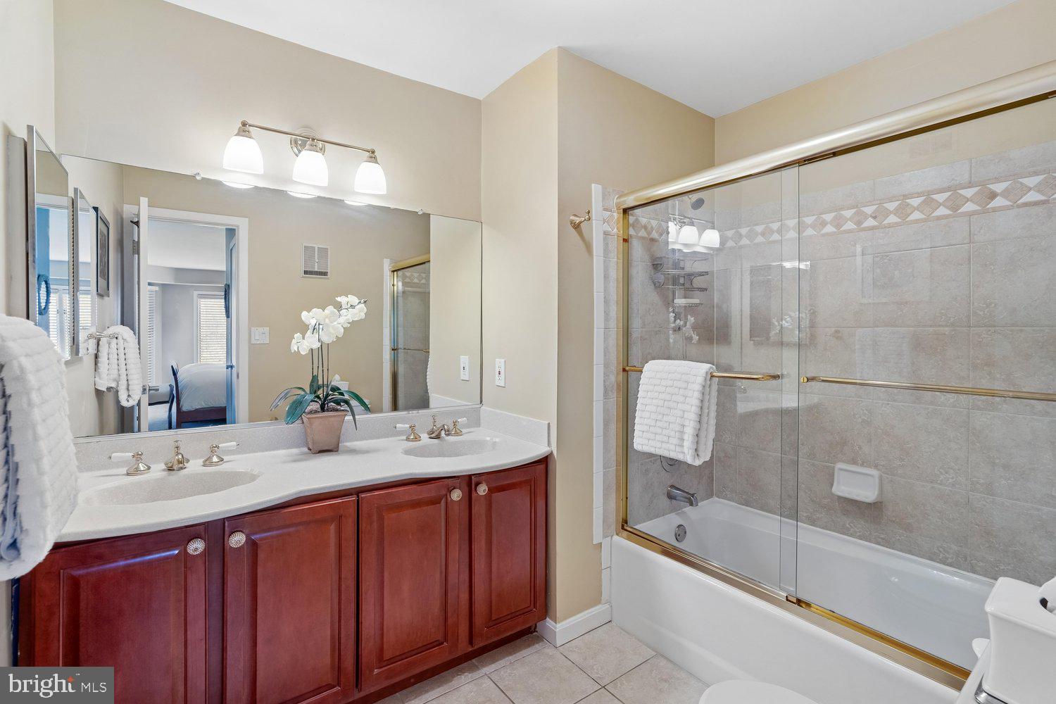 CHESAPEAKE HARBOUR - Residential