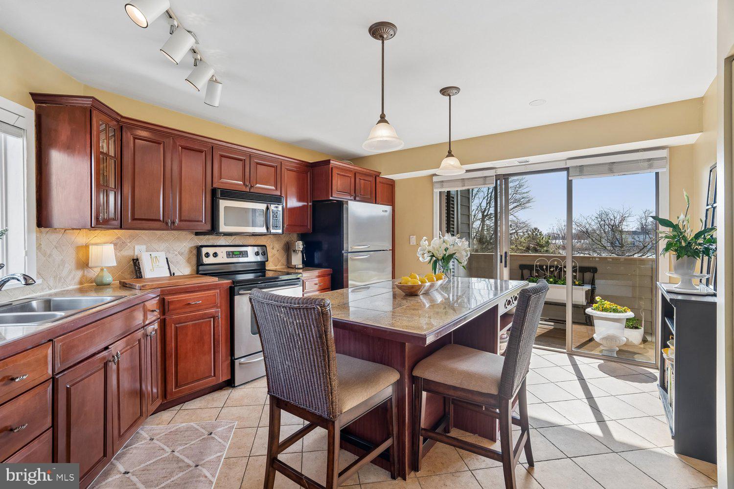 CHESAPEAKE HARBOUR - Residential