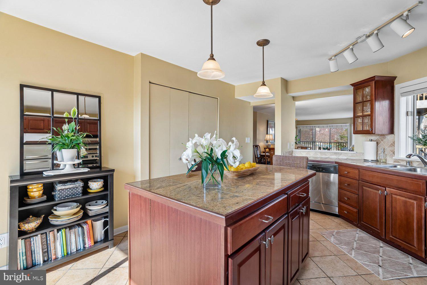 CHESAPEAKE HARBOUR - Residential