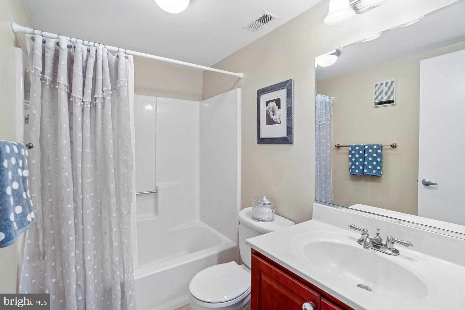 CHESAPEAKE HARBOUR - Residential