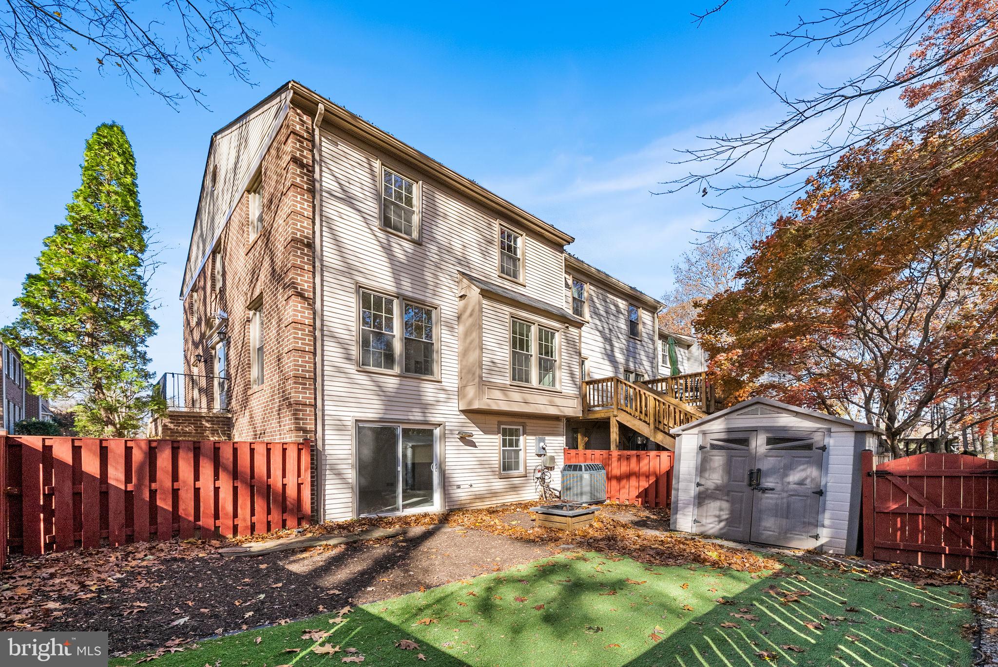 CROWNLEIGH - Residential