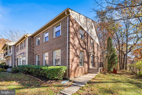 5658 SUTHERLAND COURT BURKE VA 22015