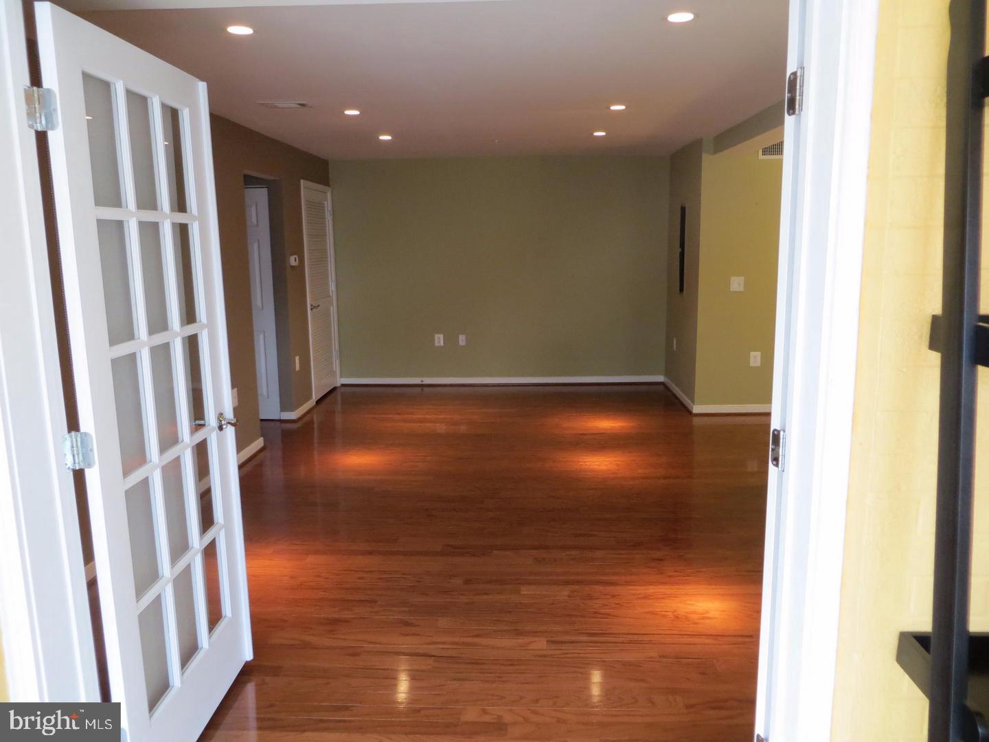 WEST VILLAGE OF SHIRLINGTON - Residential Lease