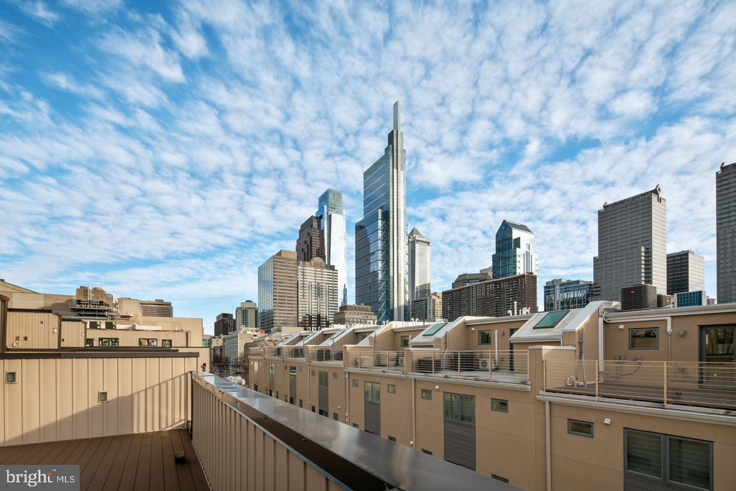 LOGAN SQUARE - Residential