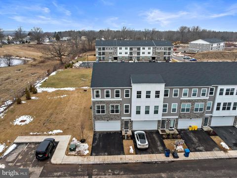 Townhouse For Sale - 106 Fred Clark<br/> PENNINGTON, NJ 08534