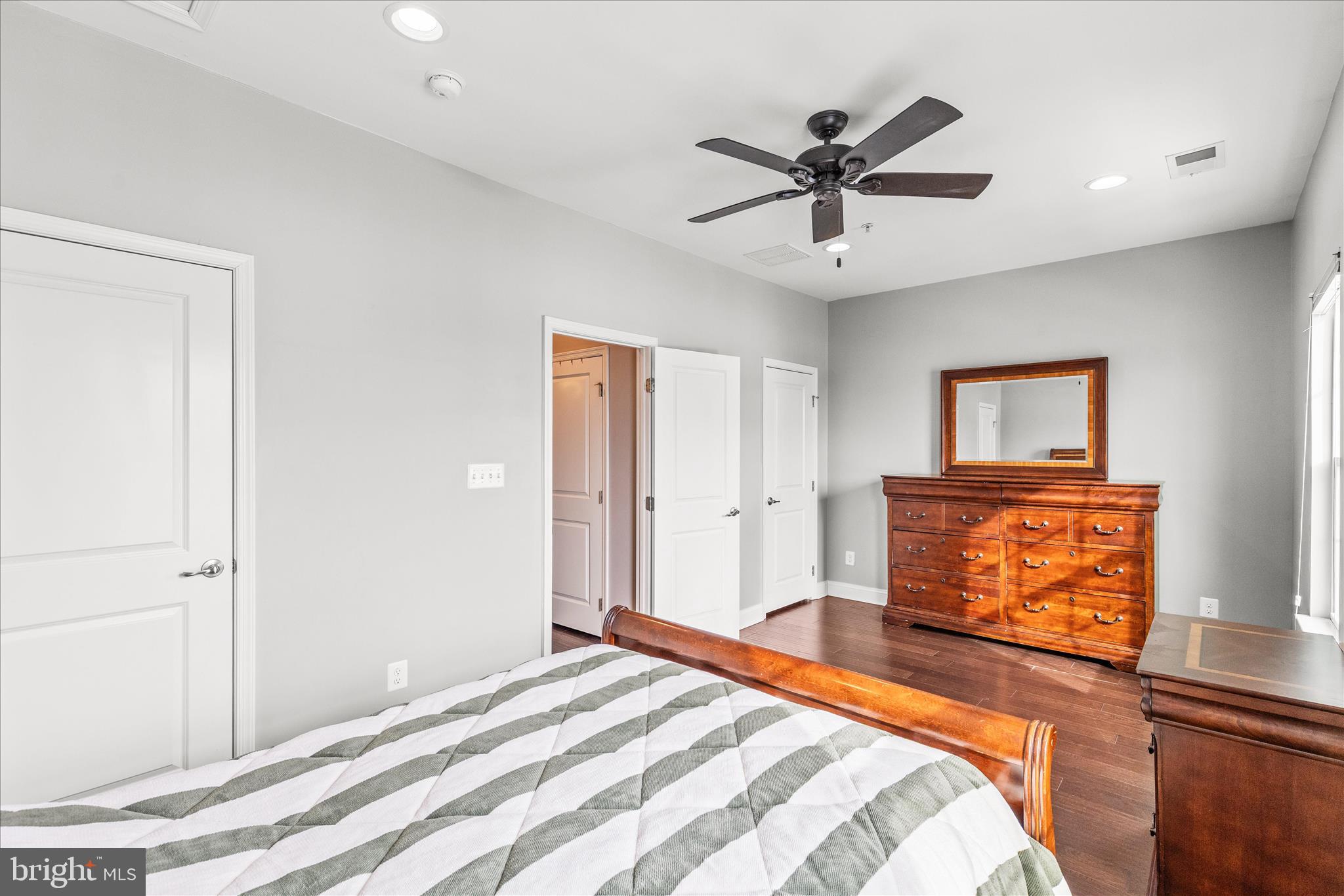 REGENTS GLEN - Residential