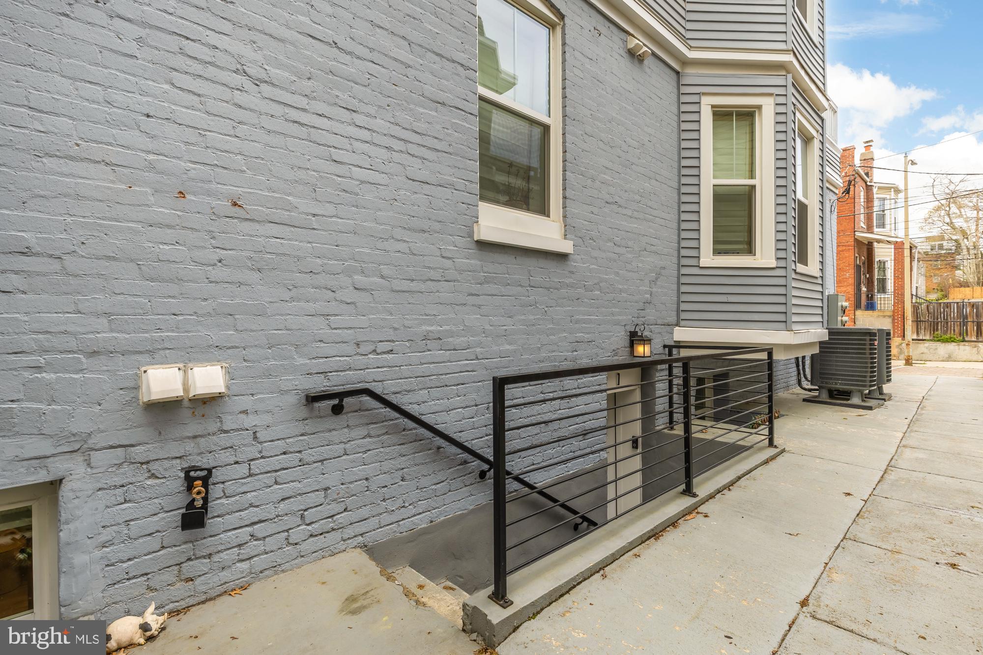 909 WEBSTER STREET NW 1