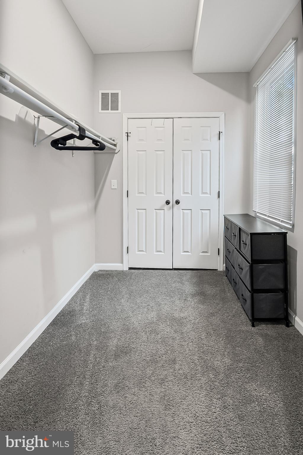 OLIVER - Residential