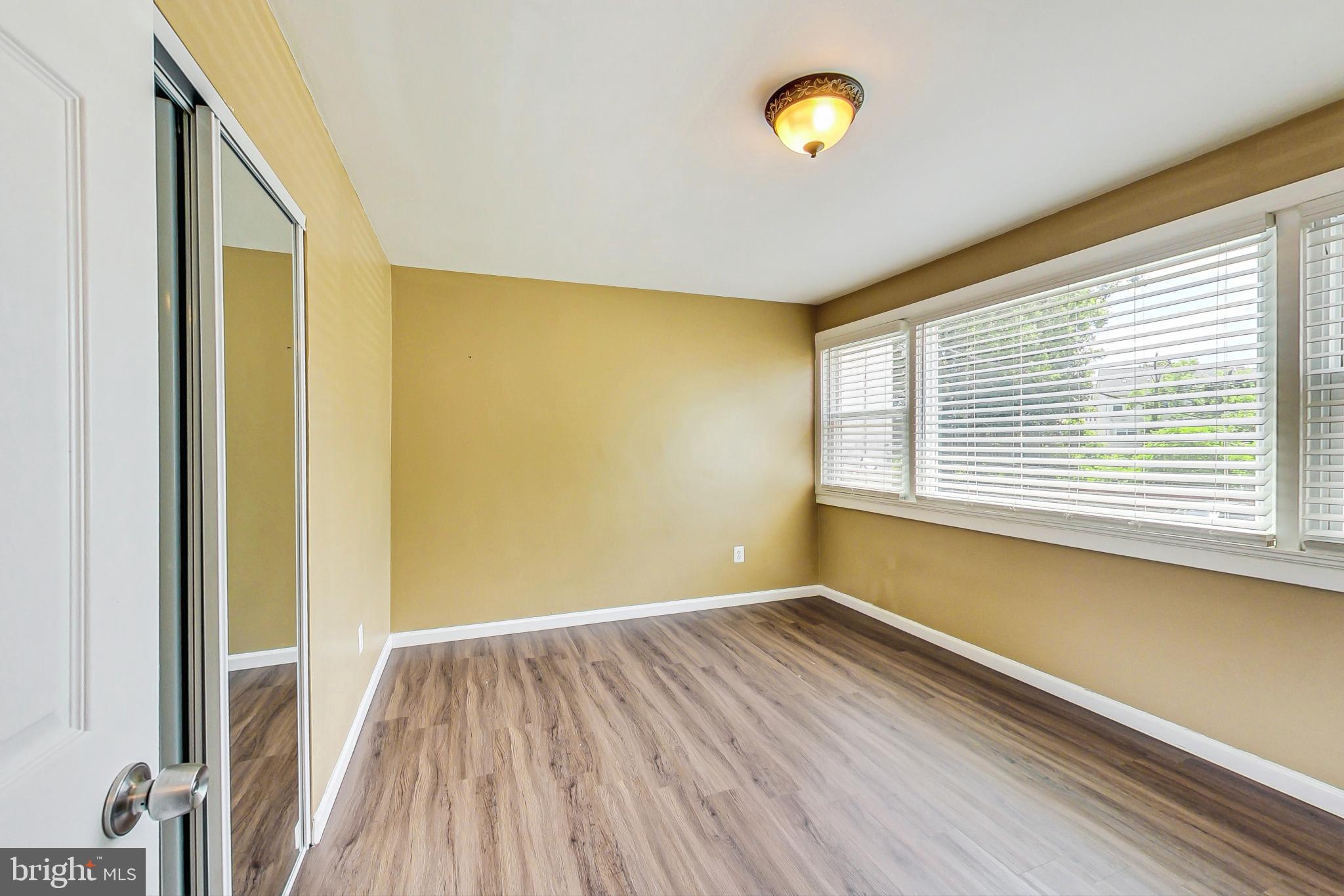 OXON HILL - Residential