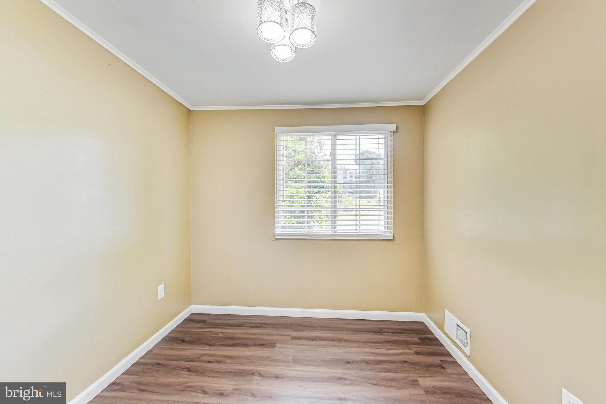 OXON HILL - Residential