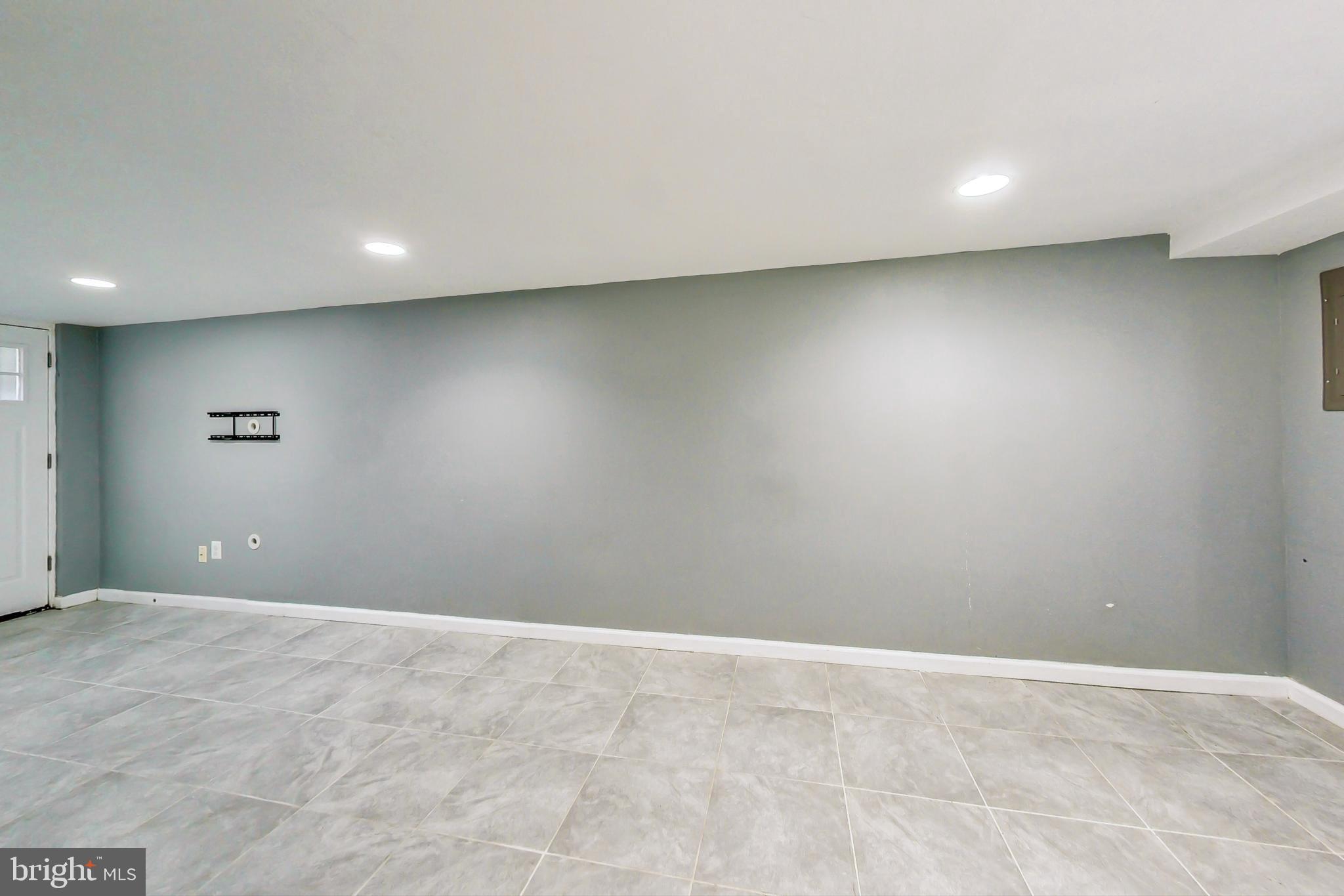 OXON HILL - Residential