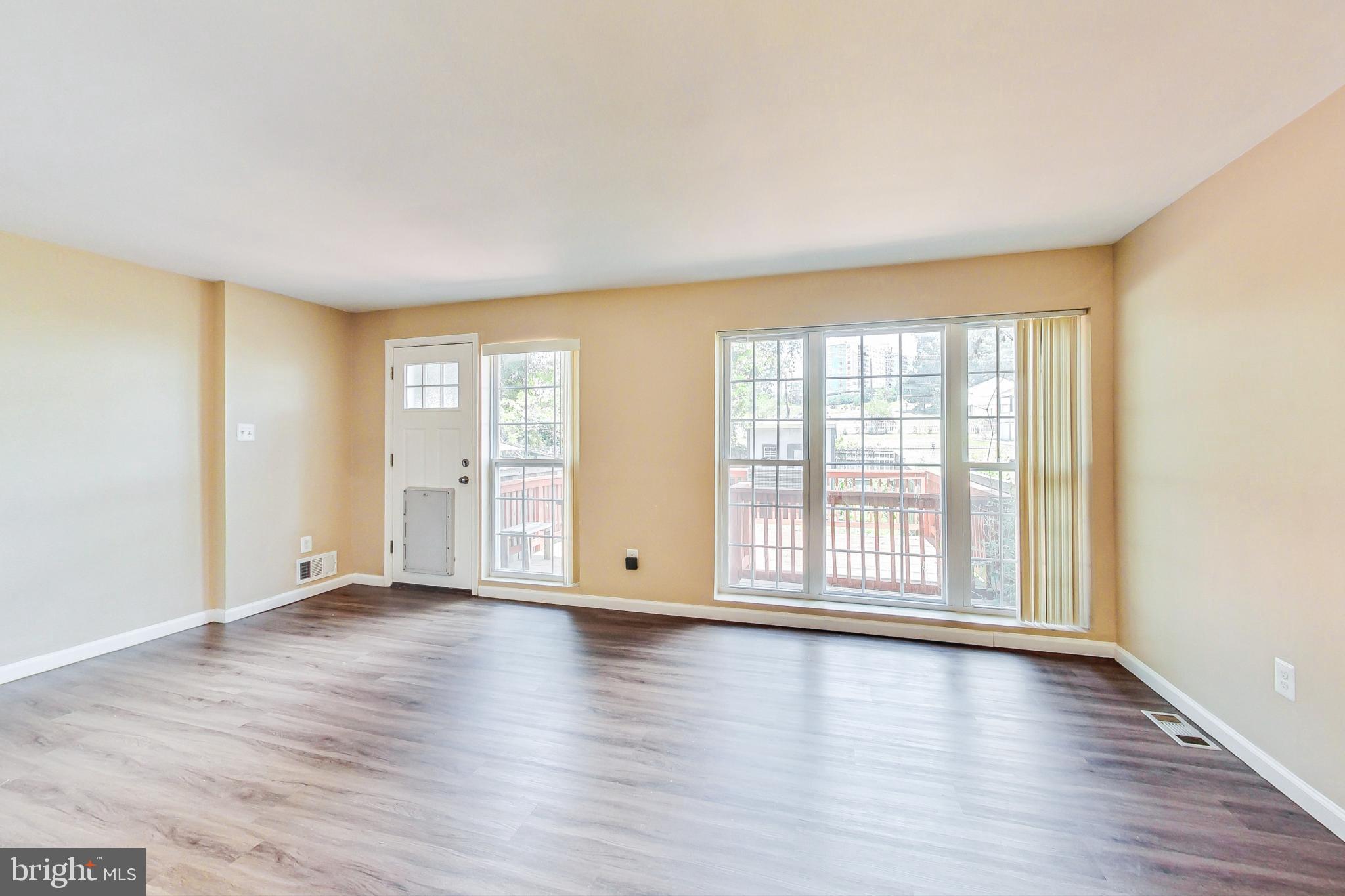 OXON HILL - Residential