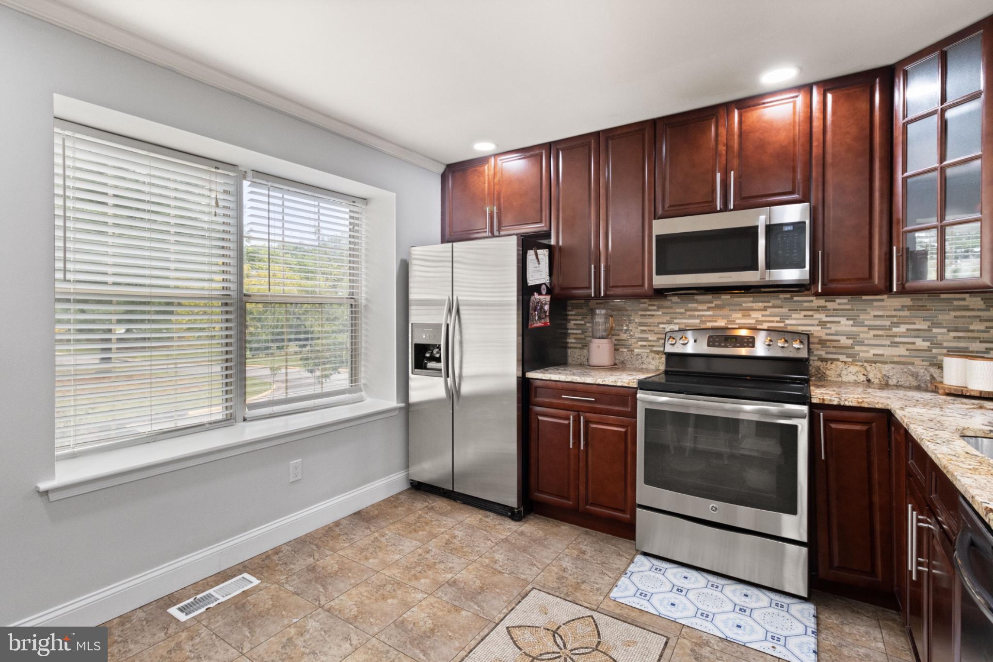 14932 HYATT PLACE