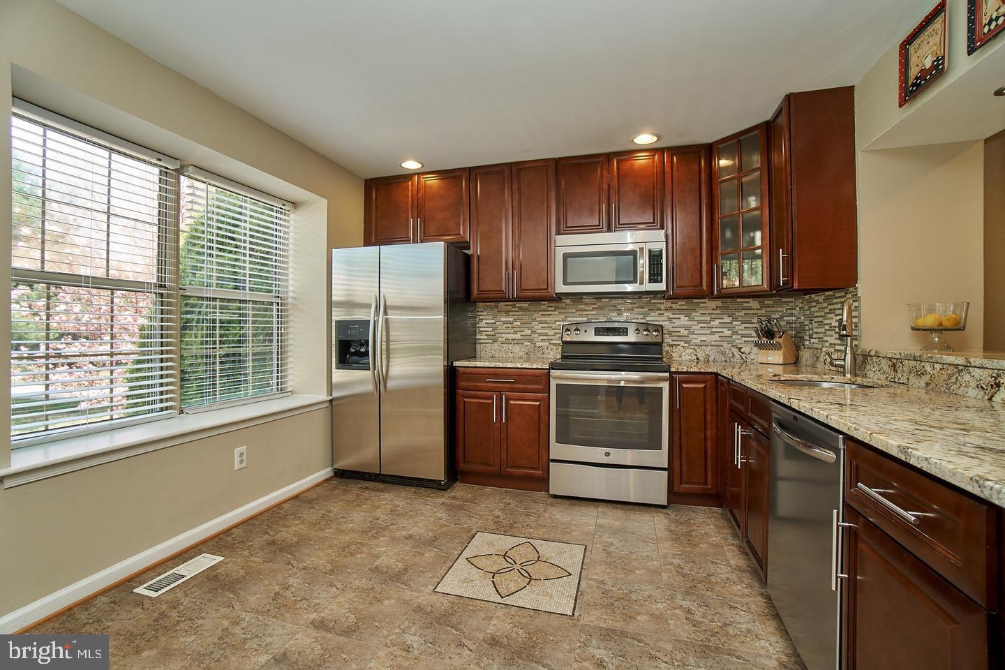 14932 HYATT PLACE
