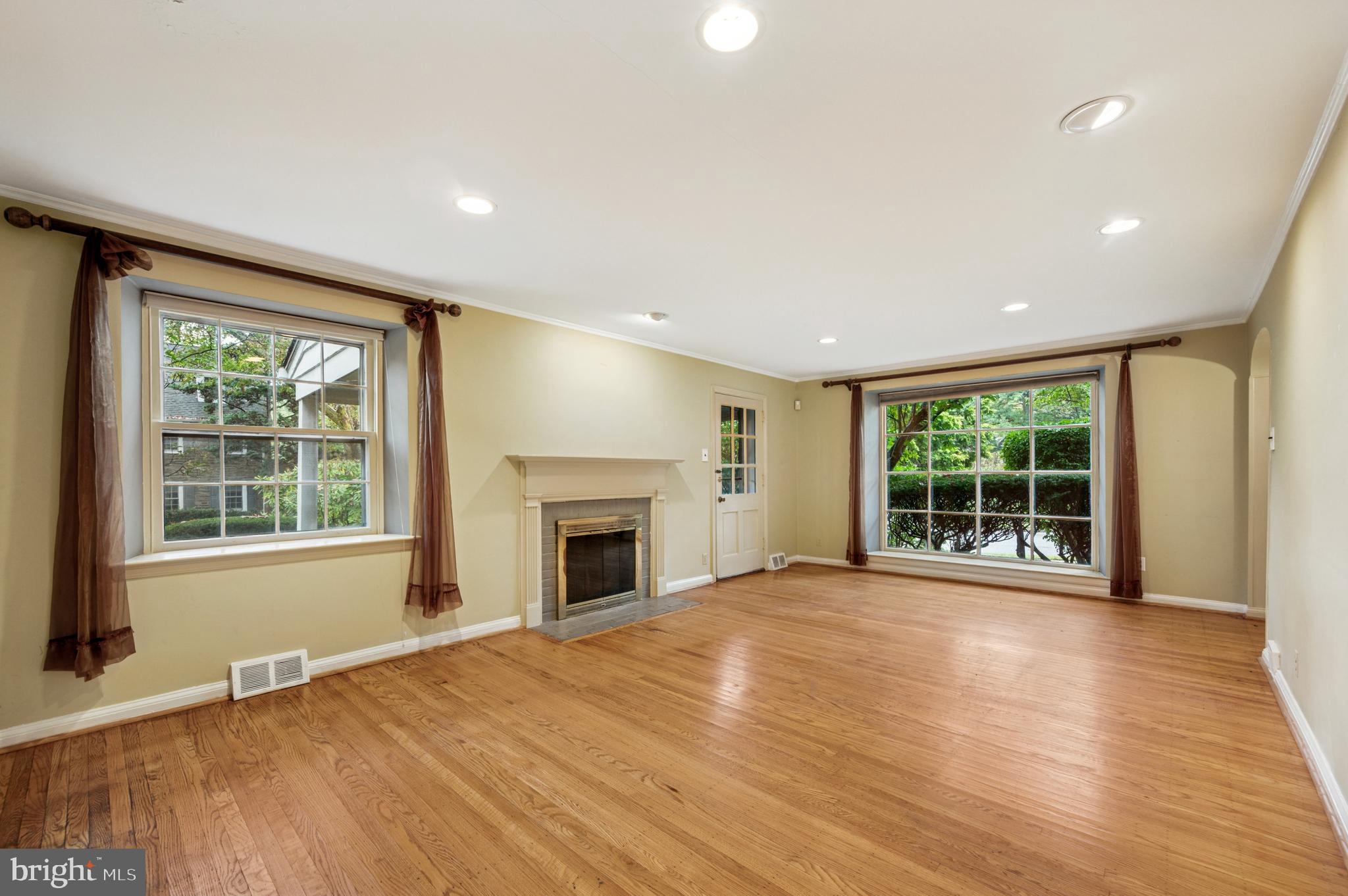 524 LAFAYETTE ROAD
