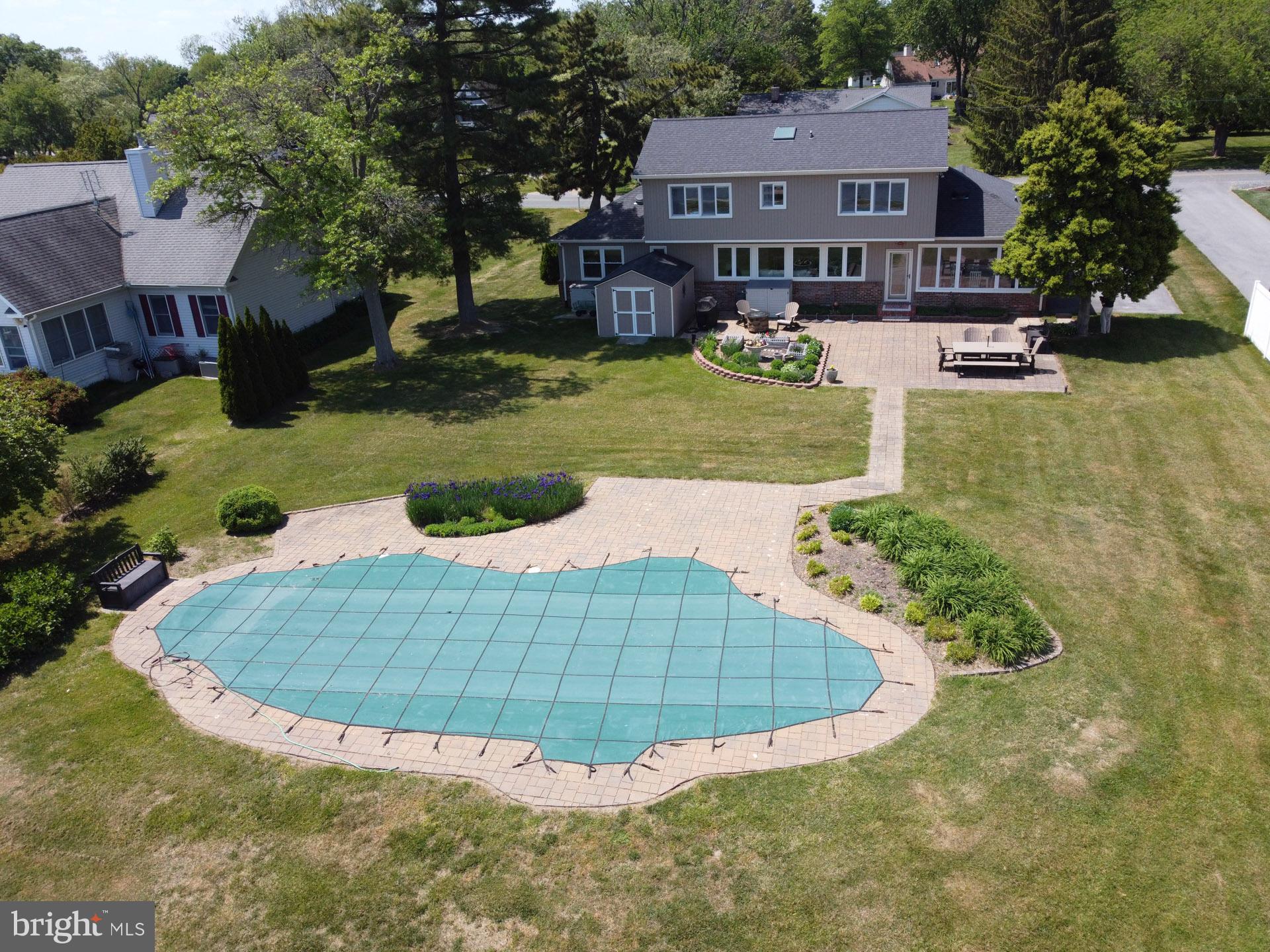 QUEEN ANNE COLONY - Residential