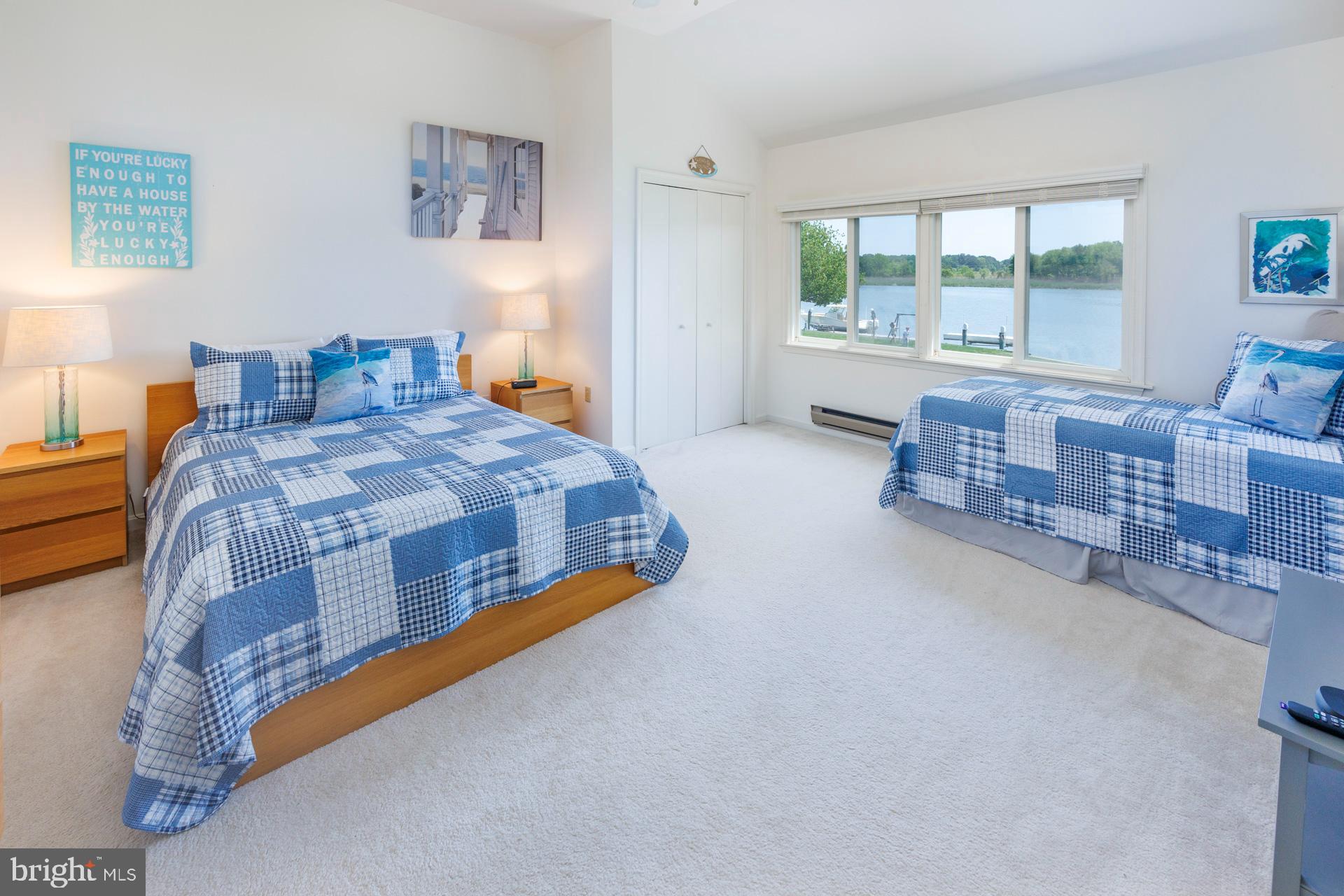 QUEEN ANNE COLONY - Residential