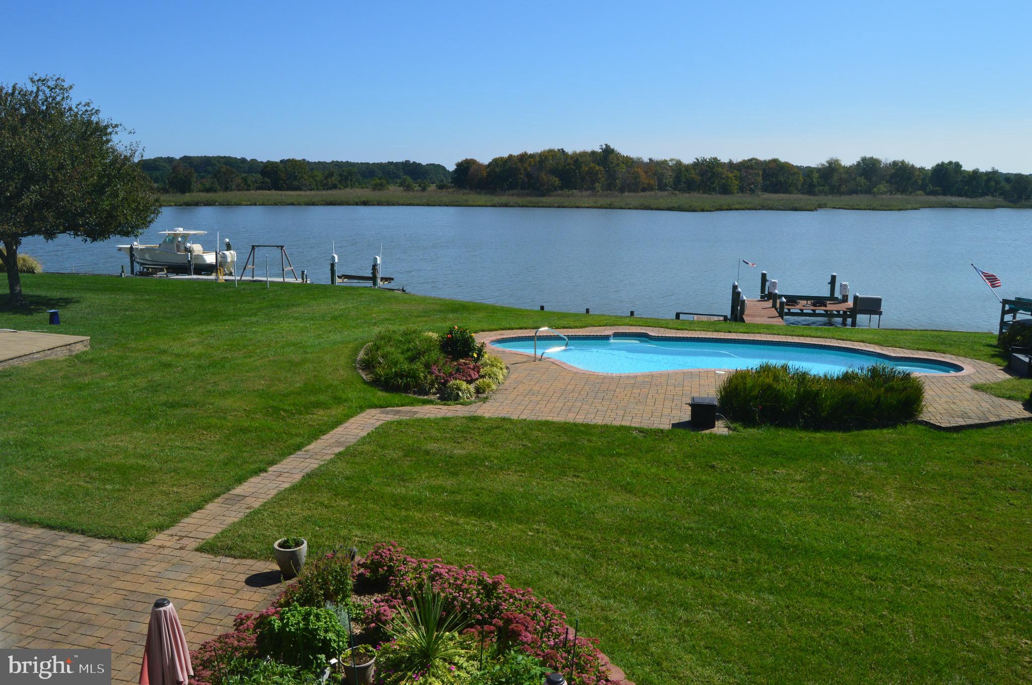 QUEEN ANNE COLONY - Residential