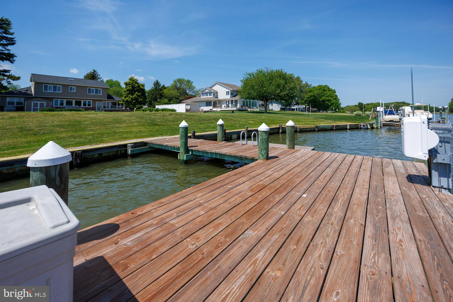 QUEEN ANNE COLONY - Residential