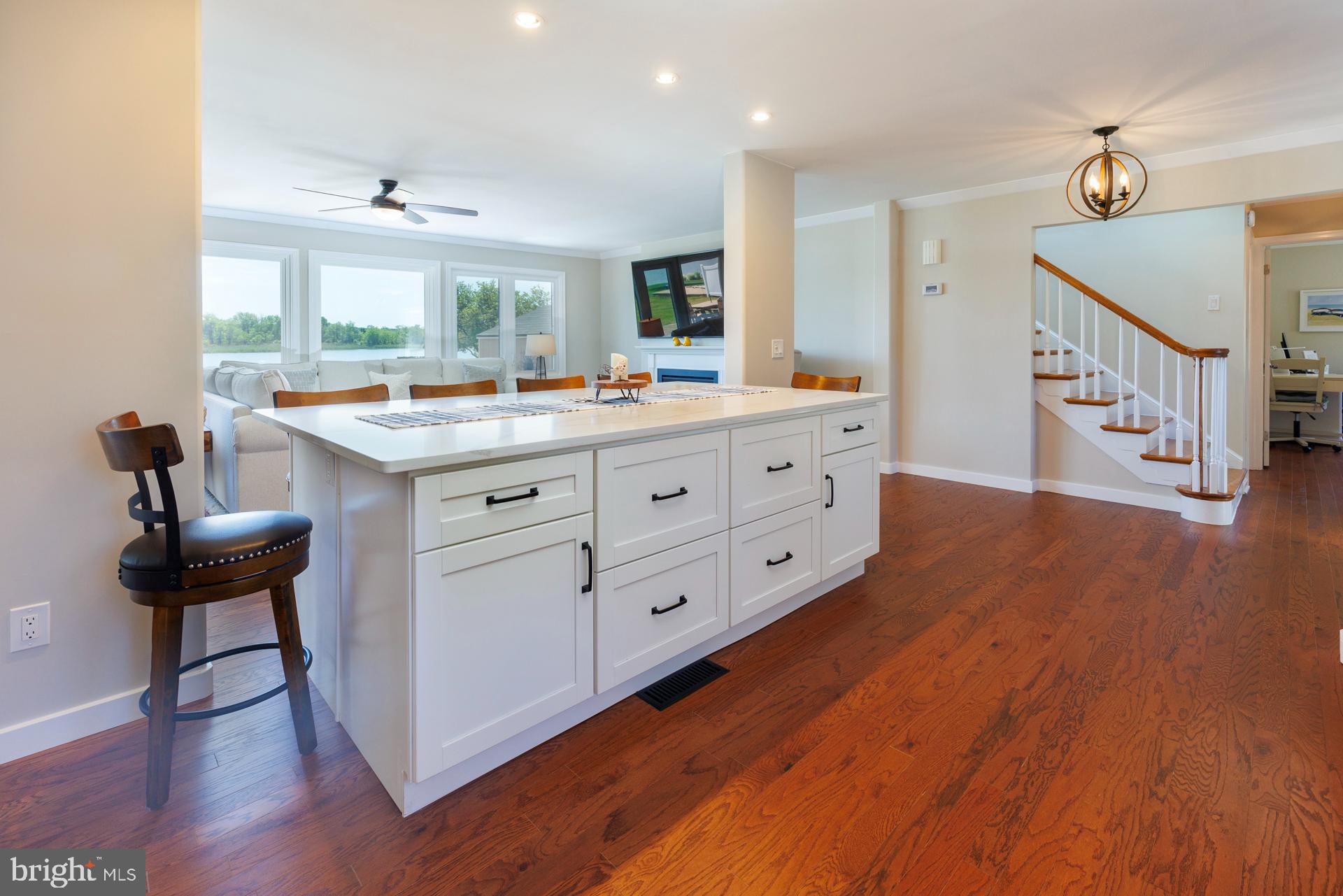 QUEEN ANNE COLONY - Residential