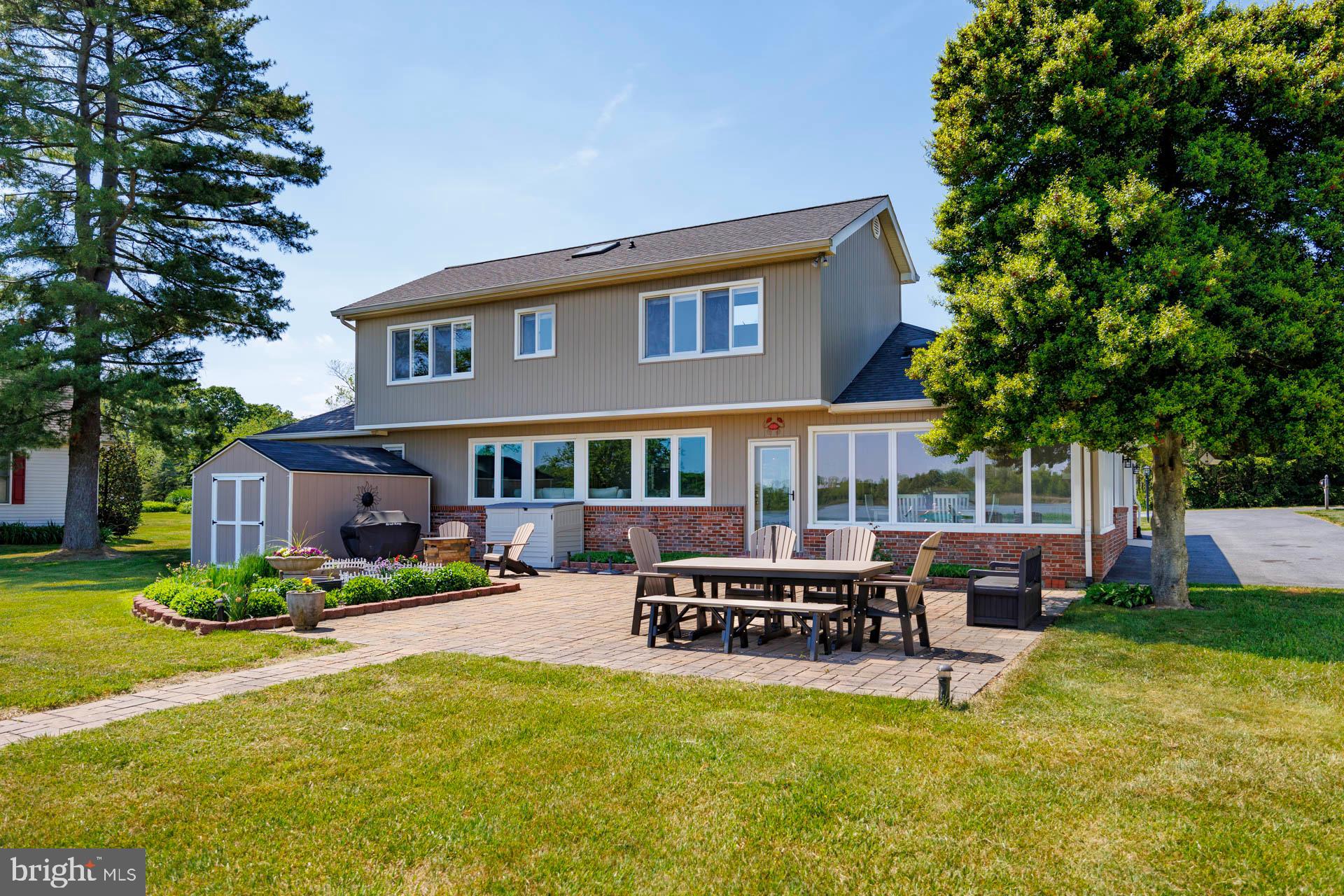 QUEEN ANNE COLONY - Residential