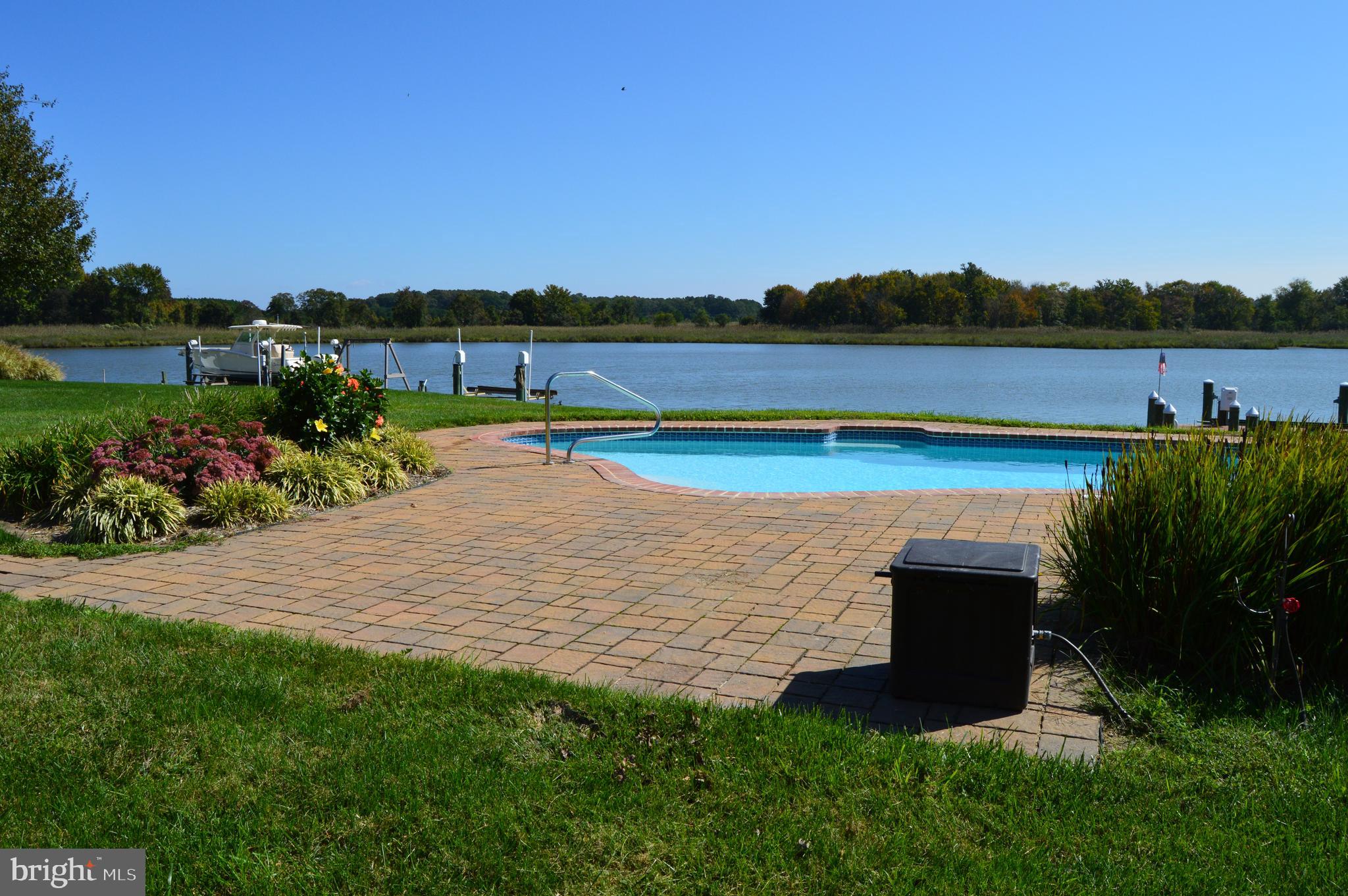 QUEEN ANNE COLONY - Residential