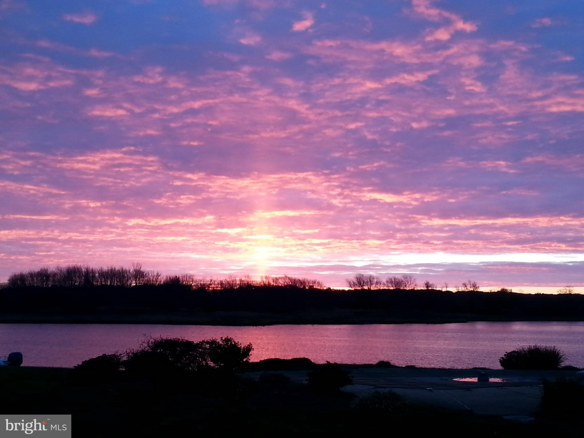 QUEEN ANNE COLONY - Residential