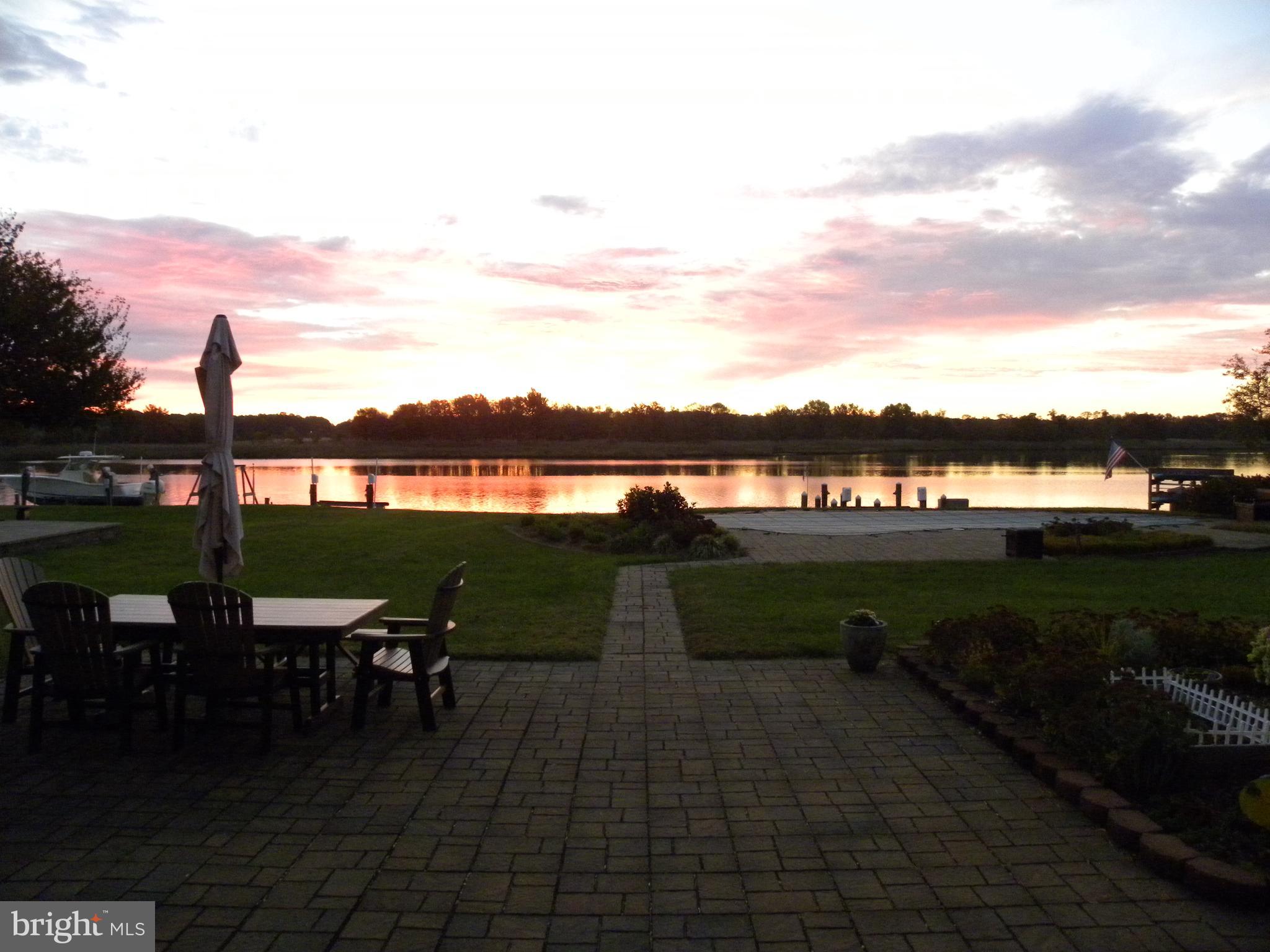 QUEEN ANNE COLONY - Residential