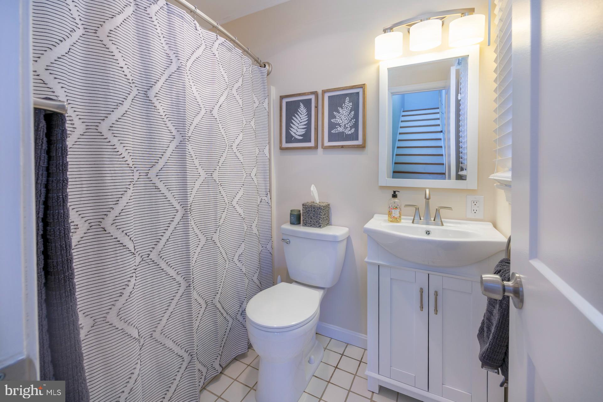 QUEEN ANNE COLONY - Residential