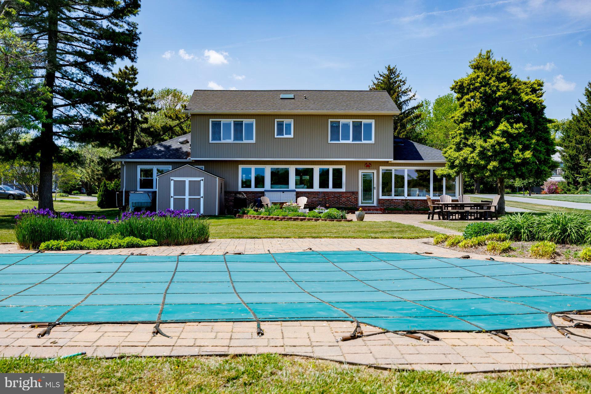 QUEEN ANNE COLONY - Residential