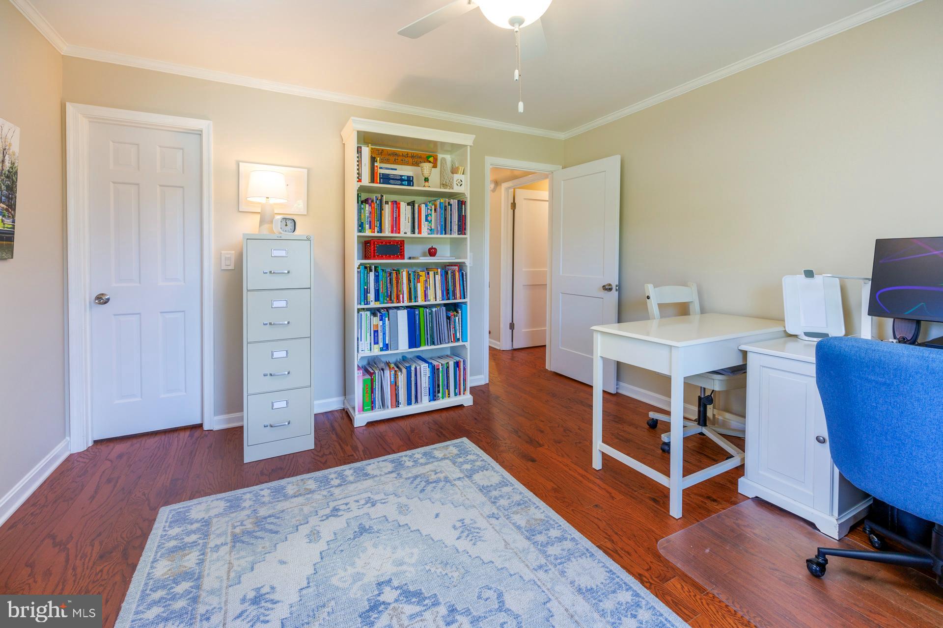 QUEEN ANNE COLONY - Residential