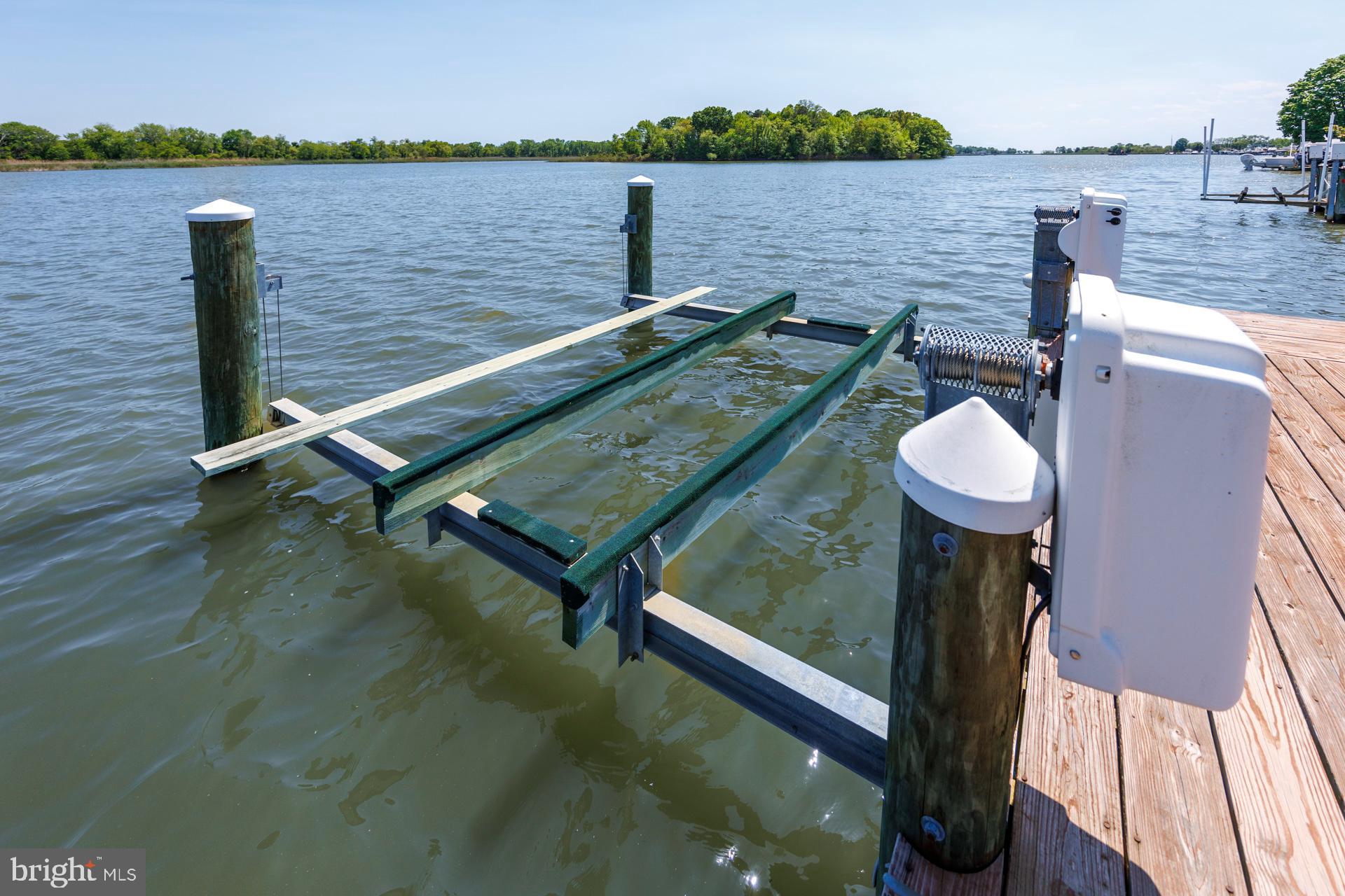 QUEEN ANNE COLONY - Residential