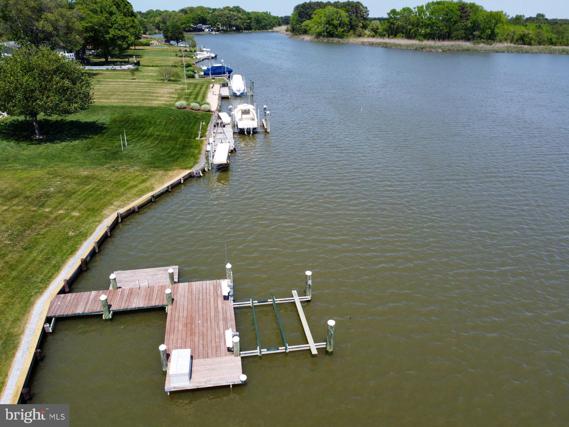 QUEEN ANNE COLONY - Residential
