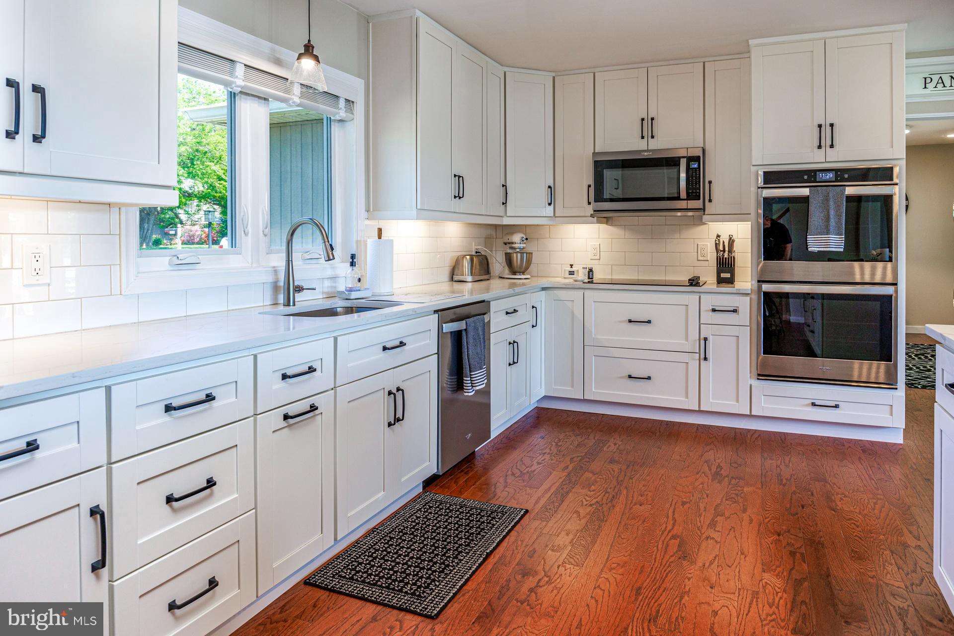 QUEEN ANNE COLONY - Residential