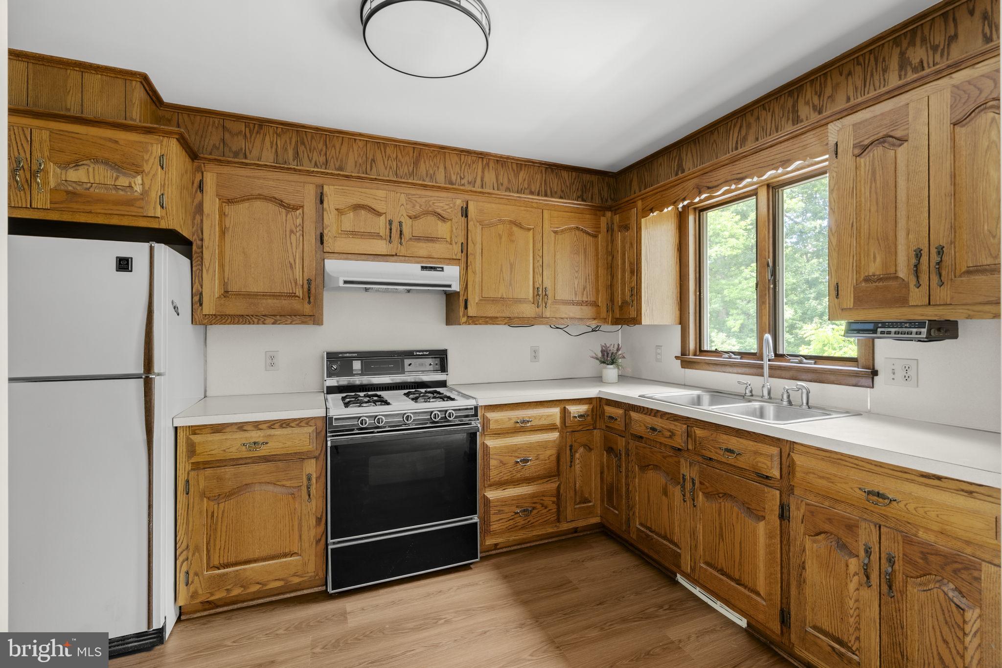 31 DENNIS DRIVE